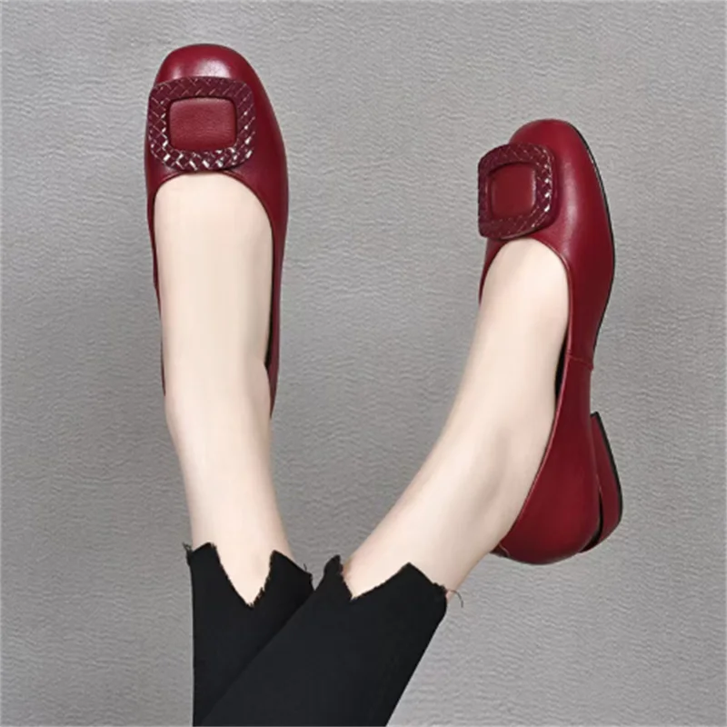 Soft Pu Leather Women's Low Heel Shoes Shallow Mouth All-match Comfortable Pumps Thick Heels Ladies Work Small Leather Shoes
Soft Pu Leather Women's Low Heel Shoes Shallow Mouth All-match Comfortable Pumps Thick Heels Ladies Work Small Leather Shoes