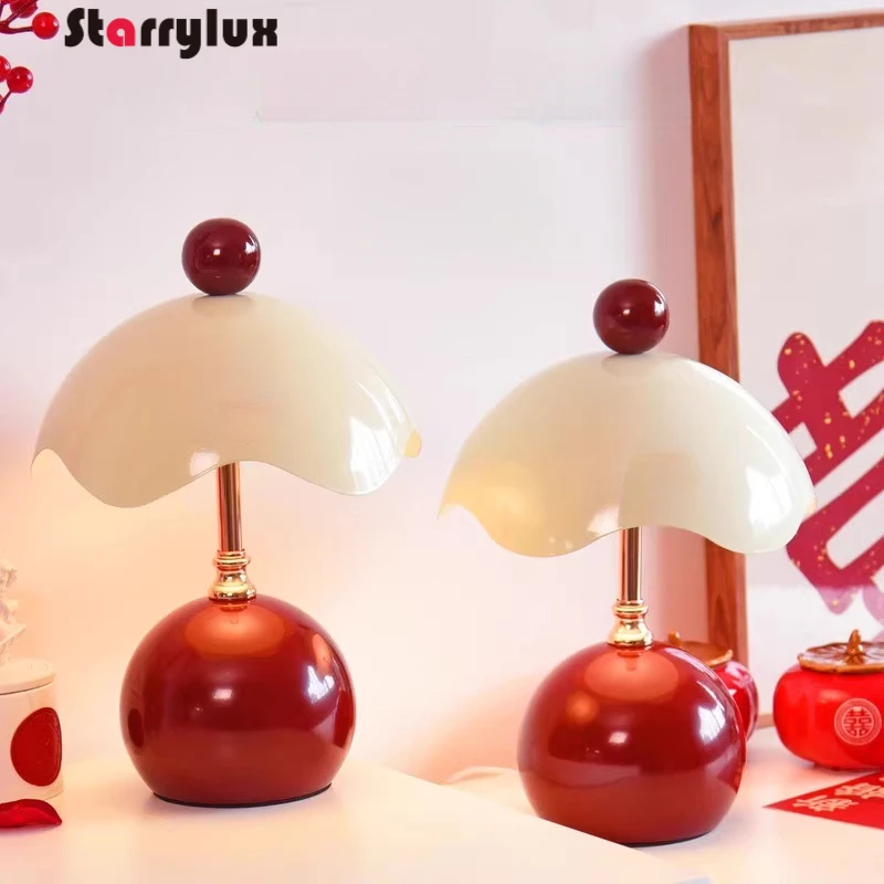 Eggshell Table Lamp Luxury Bedside Night Light Creative Gift Master Bedroom Ambient Lights
Eggshell Table Lamp Luxury Bedside Night Light Creative Gift Master Bedroom Ambient Lights