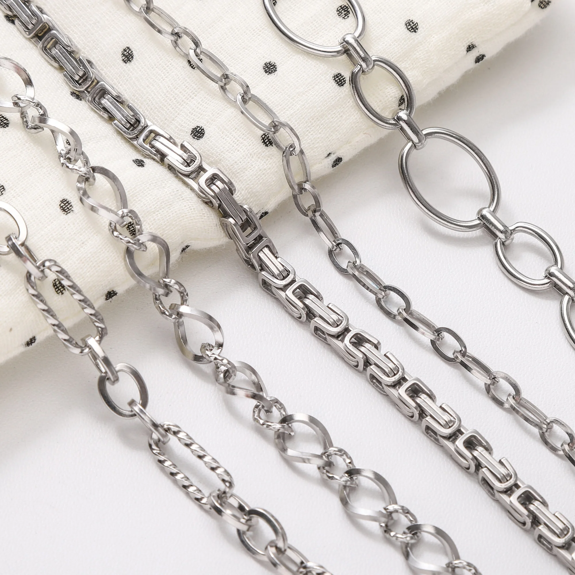 Цепочка из нержавеющей стали 0,5/1 метр, различные стили, аксессуар для рукоделия, для изготовления ожерелий, браслетов, браслетов на ногу, украшений своими руками
Цепочка из нержавеющей стали 0,5/1 метр, различные стили, аксессуар для рукоделия, для изготовления ожерелий, браслетов, браслетов на ногу, украшений своими руками