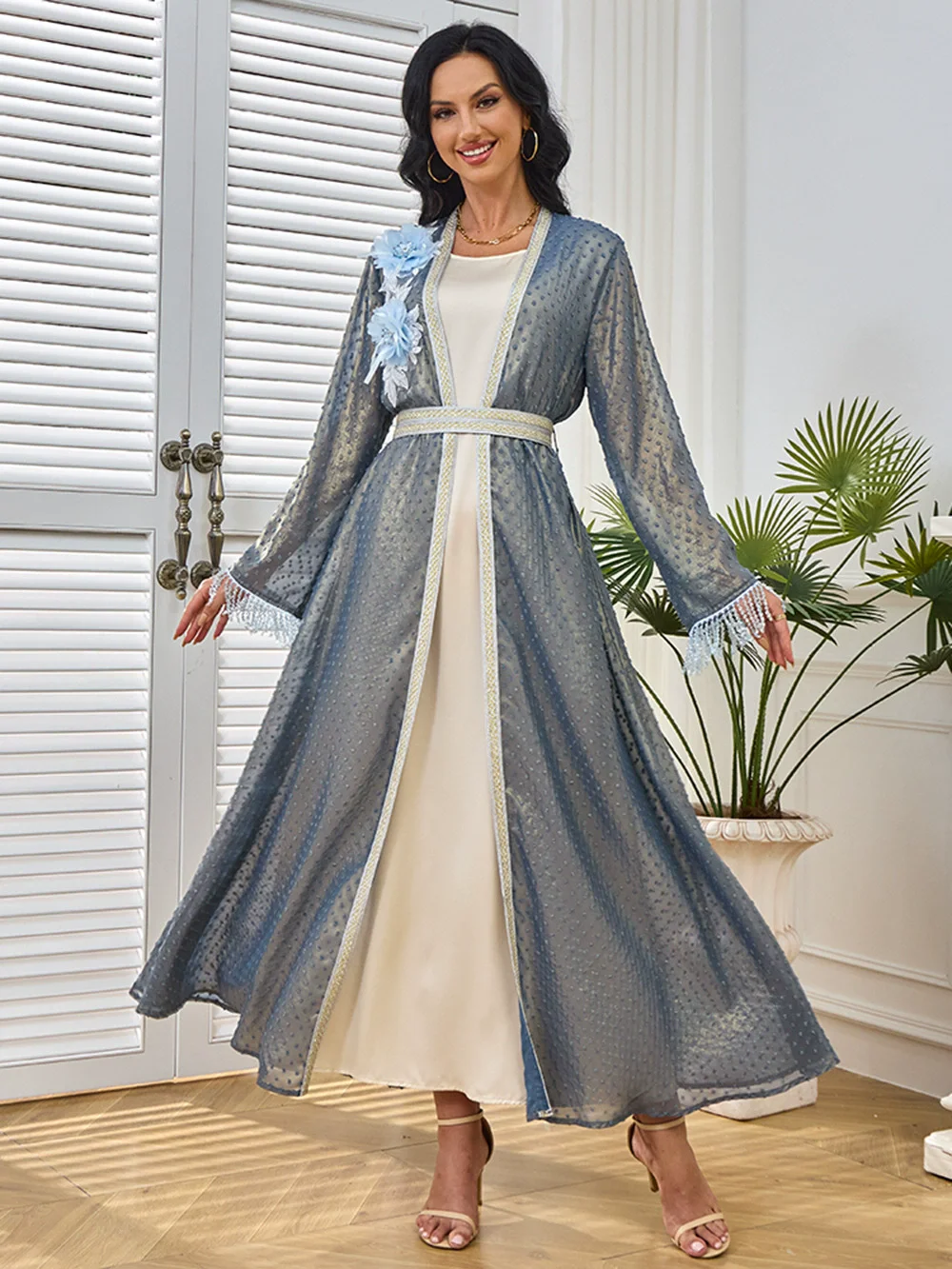 Новое вечернее платье для путешествий и вечеринки с цветочным декором на воротнике, ближневосточное мусульманское роскошное модное платье-халат
Новое вечернее платье для путешествий и вечеринки с цветочным декором на воротнике, ближневосточное мусульманское роскошное модное платье-халат