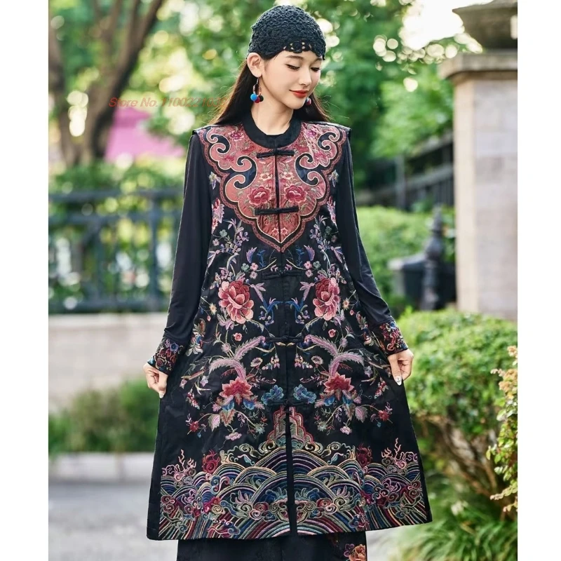 2025 chinese vintage hanfu tops national flower embroidery ethnic vest traditional stand collar folk vest sleeveless jacket 
2025 chinese vintage hanfu tops national flower embroidery ethnic vest traditional stand collar folk vest sleeveless jacket