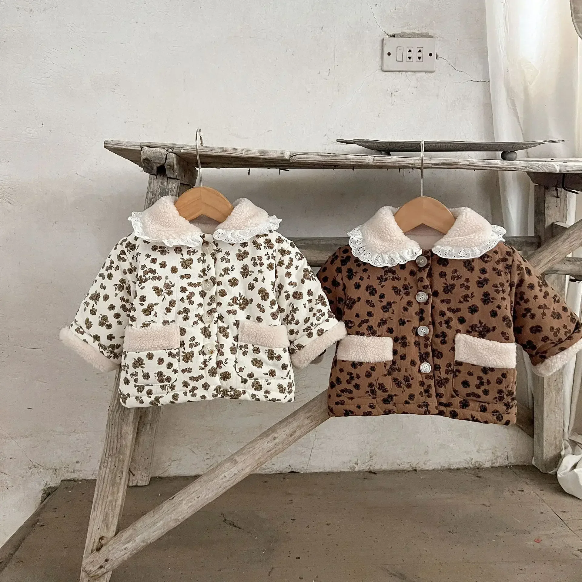 Winter New in Kids Baby Girls Casual Top Outwear - Children Floral Lace Lapel with Cotton Clip Thick Coat , Toddler Jacket 0-3Y
Winter New in Kids Baby Girls Casual Top Outwear - Children Floral Lace Lapel with Cotton Clip Thick Coat , Toddler Jacket 0-3Y