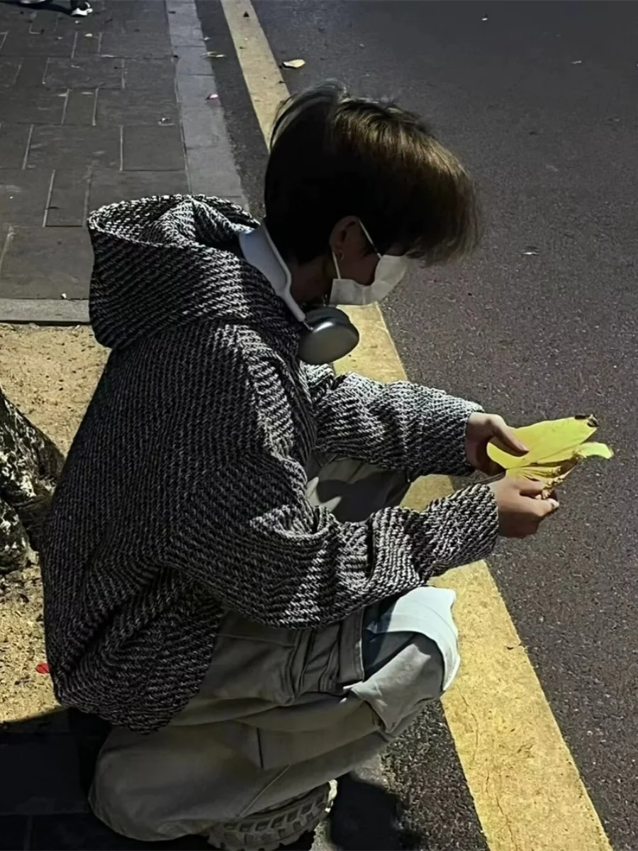 Мужская толстовка в американском ретро-стиле, осенне-зимняя, уличная мода, премиум-класс, 600 г, плотная, теплая, трендовая, с клетчатым узором, свободный крой
Мужская толстовка в американском ретро-стиле, осенне-зимняя, уличная мода, премиум-класс, 600 г, плотная, теплая, трендовая, с клетчатым узором, свободный крой