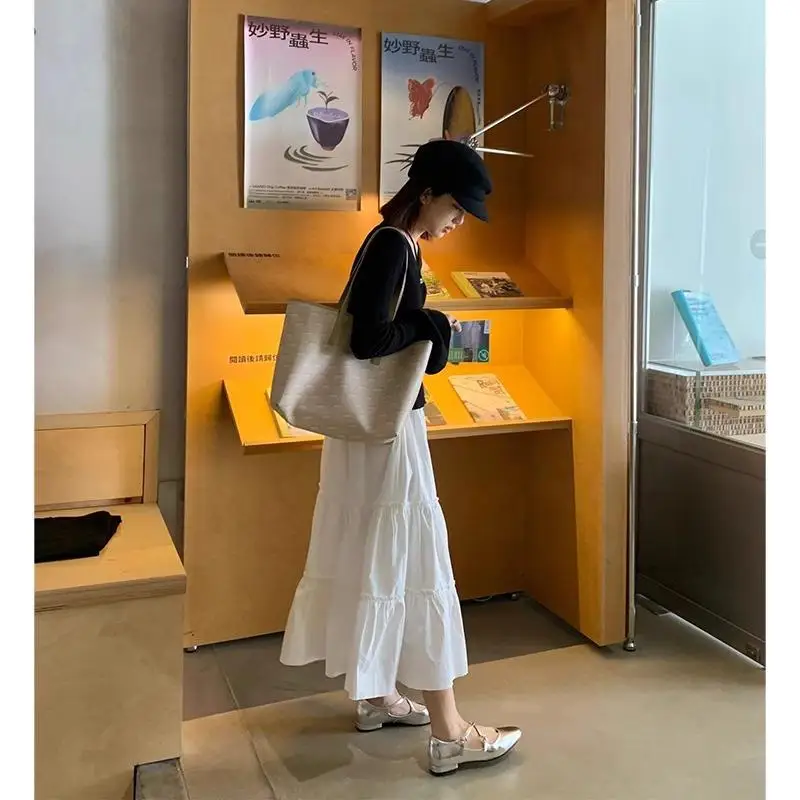 White Skirt2025Popular Spring New Women's Dress Skirt Cake Dress Small ManaLine Skirt Gentle Dress
White Skirt2025Popular Spring New Women's Dress Skirt Cake Dress Small ManaLine Skirt Gentle Dress
