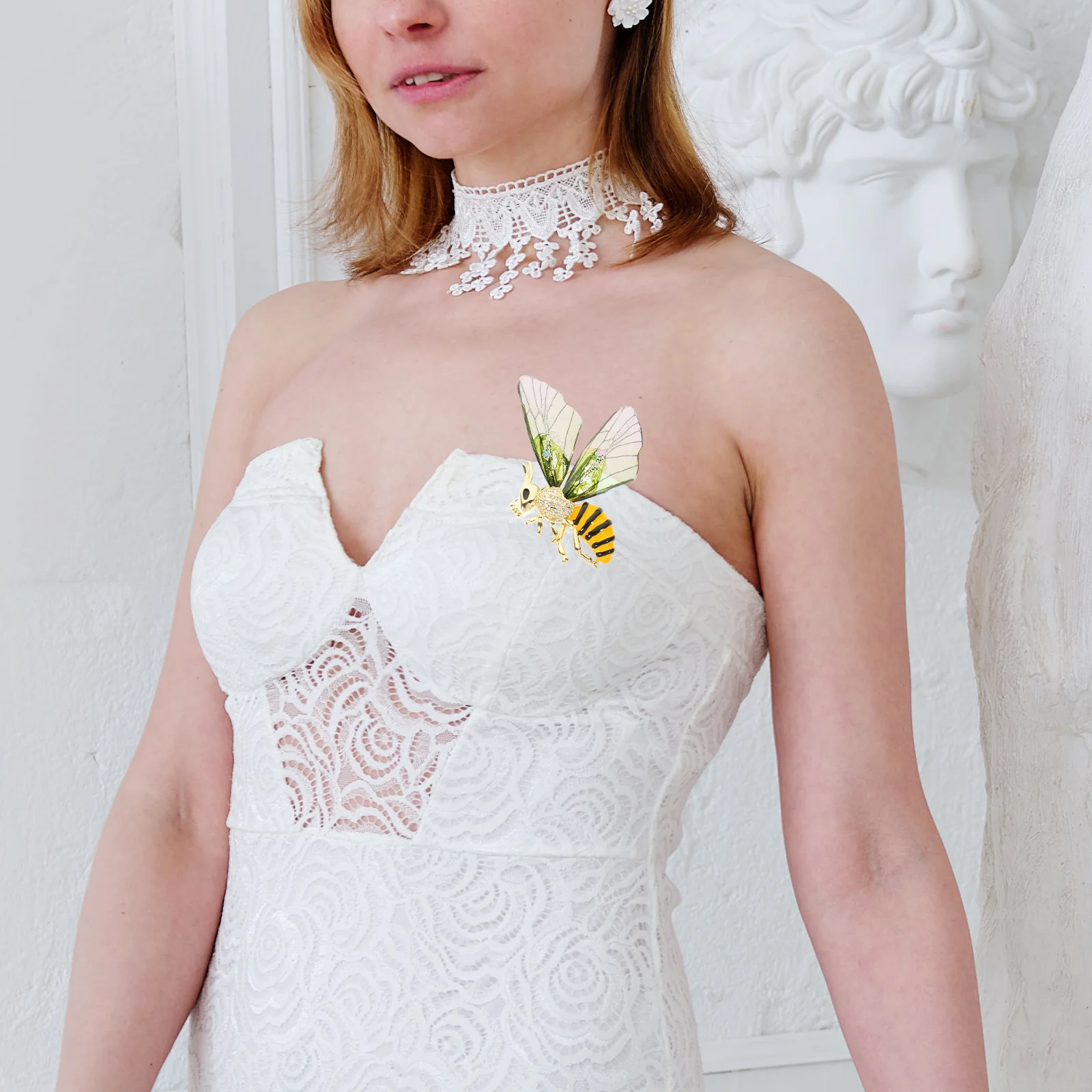 Bee Brooch Pin Stylish Women Clothing Accessory Eye-Catching Decorative Brooch for Parties Weddings Festivals Daily Wear Shawl
Bee Brooch Pin Stylish Women Clothing Accessory Eye-Catching Decorative Brooch for Parties Weddings Festivals Daily Wear Shawl