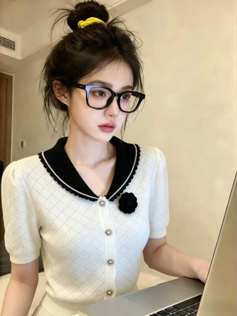 Fashionable Korean Style Short Sleeve Knitted Cardigan Women's Summer New Style Self-Keeping Color Block Collar Top
Fashionable Korean Style Short Sleeve Knitted Cardigan Women's Summer New Style Self-Keeping Color Block Collar Top