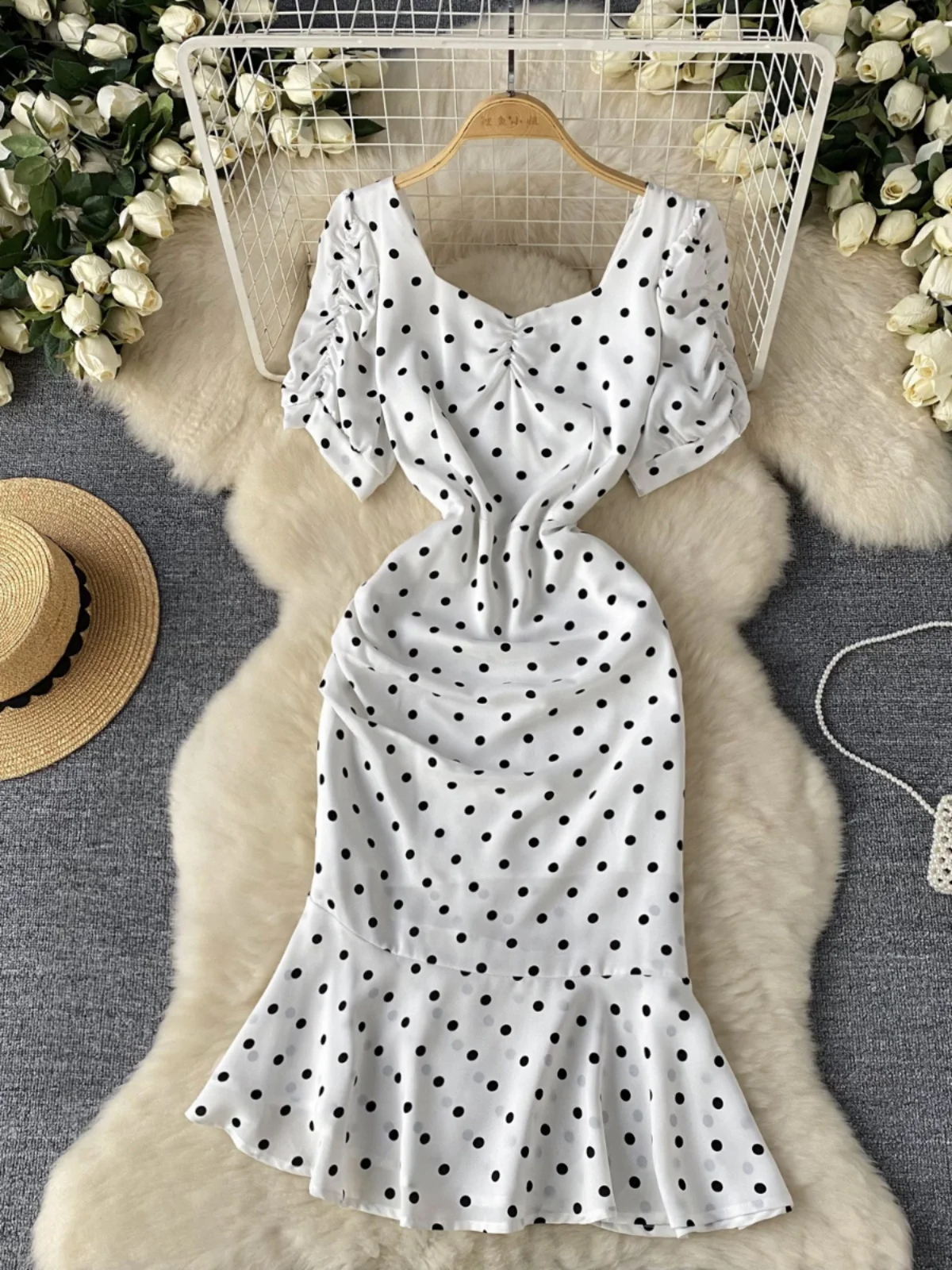 Korean Simple Women Commuter Dot Dress Summer Pleated Short Sleeve Slim Mermaid Long Gown Lady A-Line Pullover Dresses
Korean Simple Women Commuter Dot Dress Summer Pleated Short Sleeve Slim Mermaid Long Gown Lady A-Line Pullover Dresses