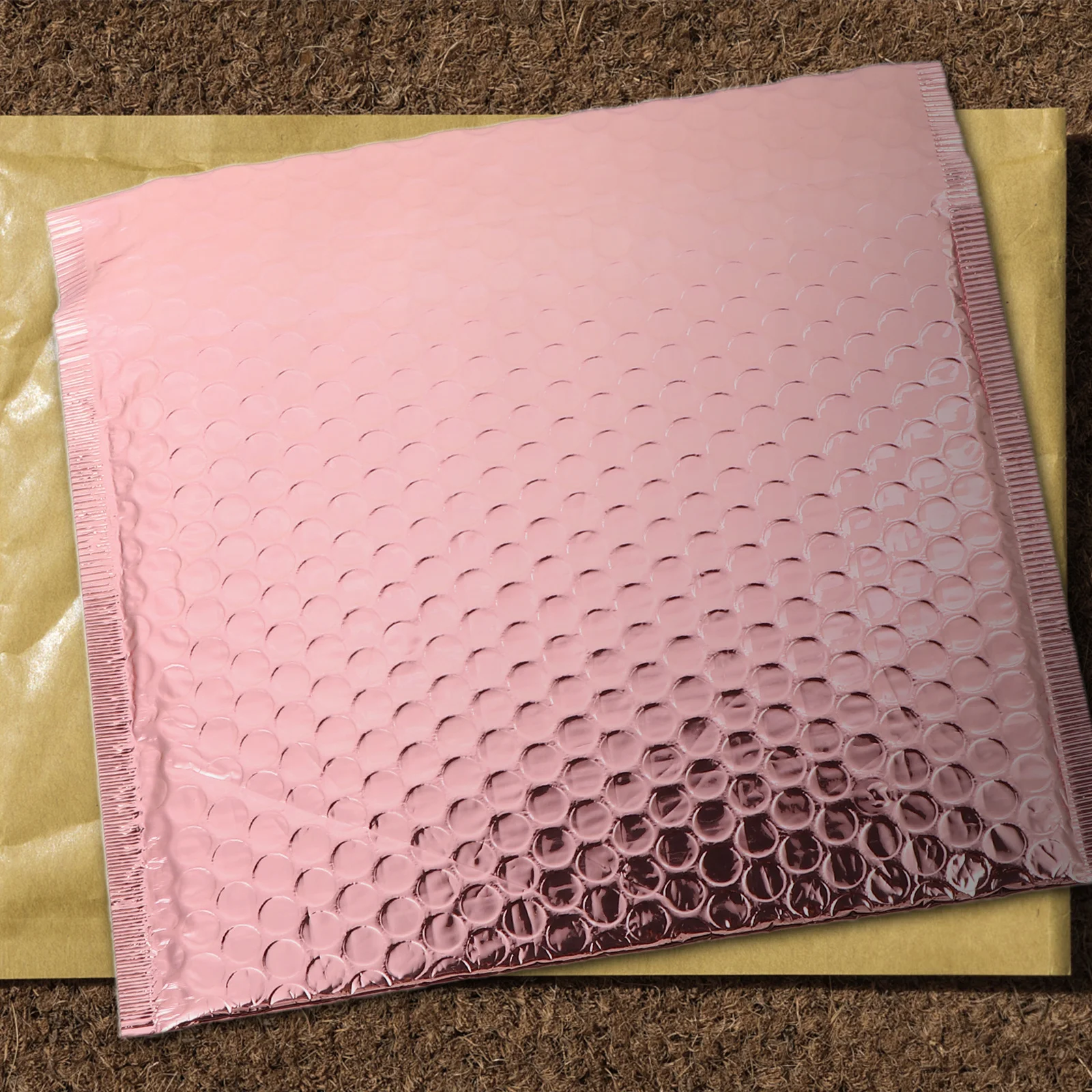 25Pcs Bubble Envelope Bags Rose Gold Padded Bubble Mailers for Secure Shipping Moving Protective Mailers for Delicate Items
25Pcs Bubble Envelope Bags Rose Gold Padded Bubble Mailers for Secure Shipping Moving Protective Mailers for Delicate Items
