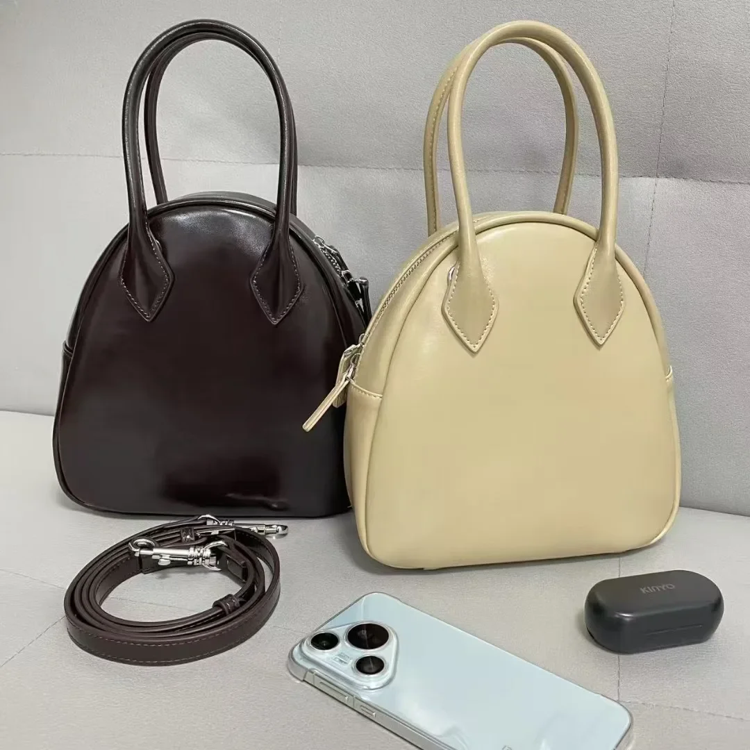 2025 Niche Style Handbags Portable Shoulder Messenger Bag New Oil Wax Leather Korean Version Niche Shell Bag Pure for Female
2025 Niche Style Handbags Portable Shoulder Messenger Bag New Oil Wax Leather Korean Version Niche Shell Bag Pure for Female