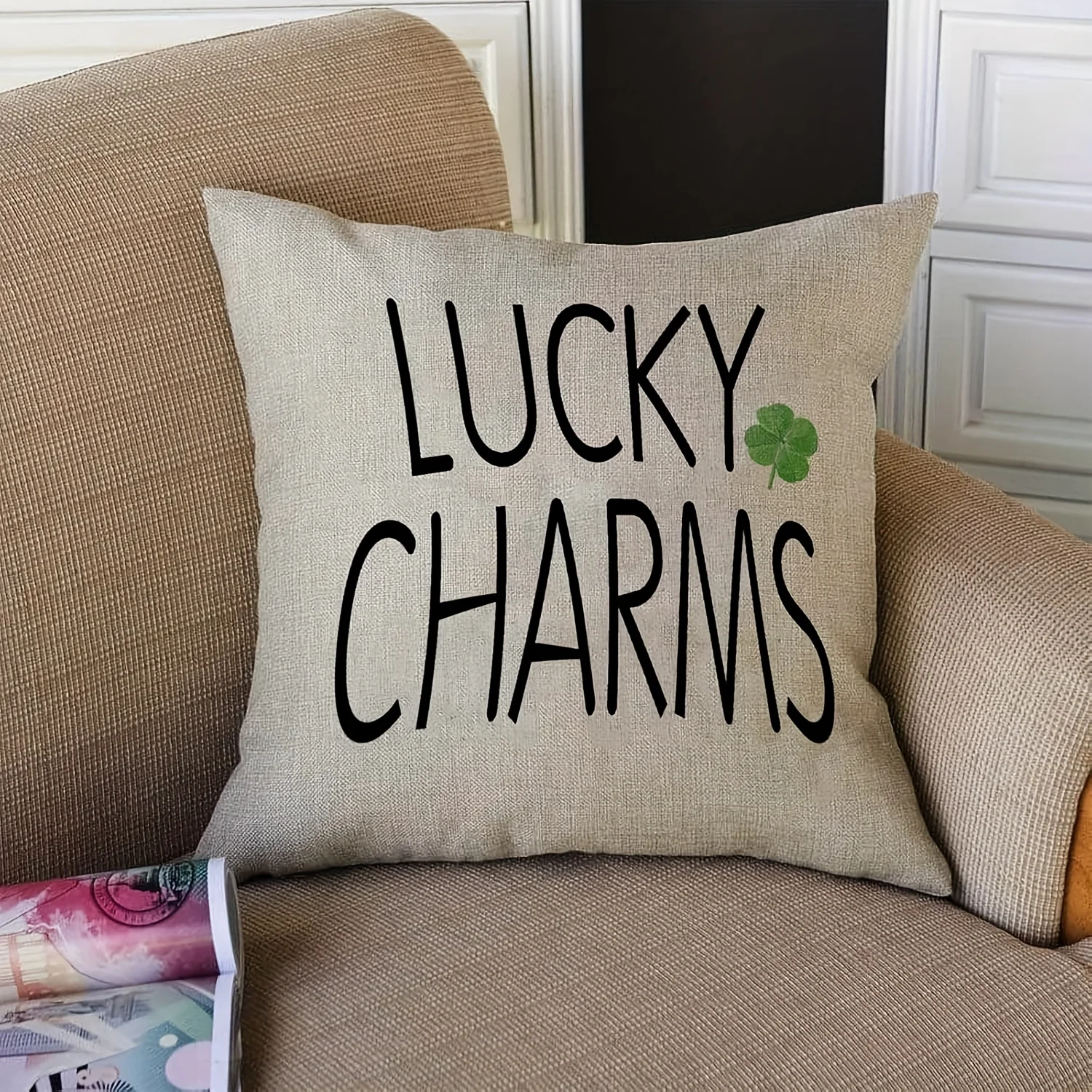 Подушка Lucky Charms с принтом трилистника — идеально подходит для домашнего декора — мягкая, стильная подушка для любой комнаты или дивана
Подушка Lucky Charms с принтом трилистника — идеально подходит для домашнего декора — мягкая, стильная подушка для любой комнаты или дивана