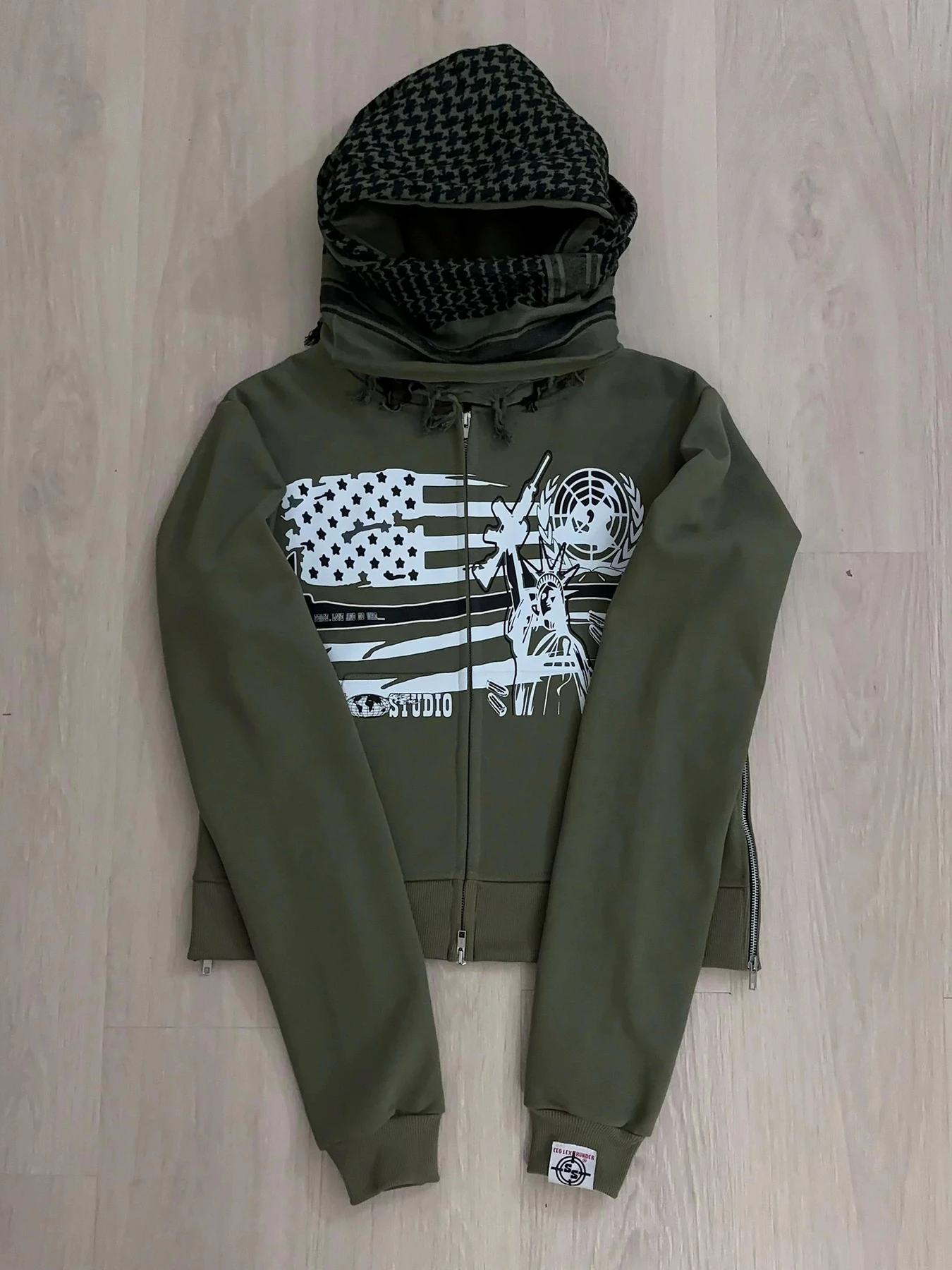 New y2k dark printed patchwork hoodie casual loose printed street trend hoodie
New y2k dark printed patchwork hoodie casual loose printed street trend hoodie
