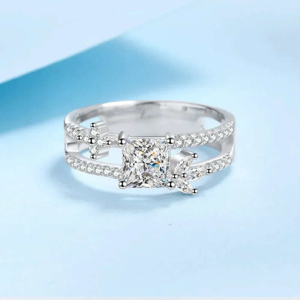 Elegant-Design Fashion Sparkling Platinum Pt950 Light Rings, Luxury Princess Square 1 Carat Moissanite Diamond Ring Fine Jewelry
Elegant-Design Fashion Sparkling Platinum Pt950 Light Rings, Luxury Princess Square 1 Carat Moissanite Diamond Ring Fine Jewelry