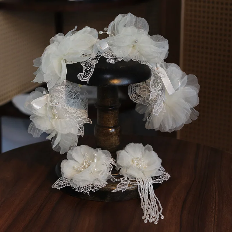 Bridal New Lace Design Headband Pearl Asymmetrical Flower Ear Clips Wedding Hairbands Set
Bridal New Lace Design Headband Pearl Asymmetrical Flower Ear Clips Wedding Hairbands Set