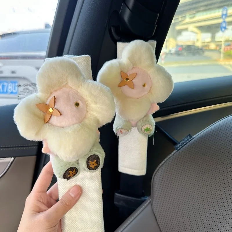 Sunflower car seat belt shoulder pad cover cute high-end doll women's car anti-Le protection cover interior decoration
Sunflower car seat belt shoulder pad cover cute high-end doll women's car anti-Le protection cover interior decoration