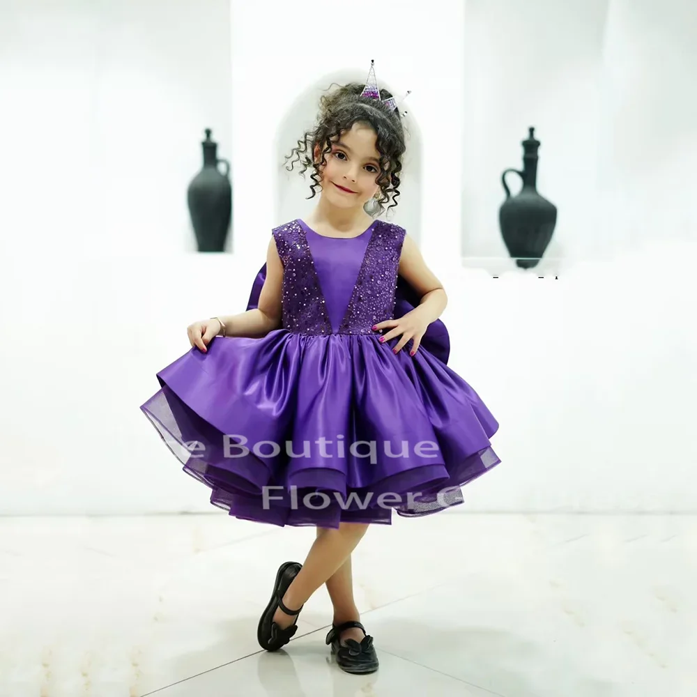 O-Neck Sleeveless Sequined A-Line Flower Girl Dress Ruffle Knee Length Lace Up Big Bow Dress First Communion Birthday Party Gown
O-Neck Sleeveless Sequined A-Line Flower Girl Dress Ruffle Knee Length Lace Up Big Bow Dress First Communion Birthday Party Gown