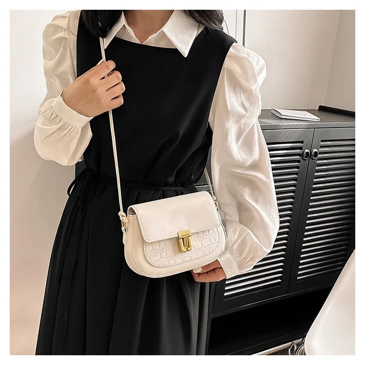 Trendy Underarm Women's Bag 2024 New Casual Shoulder Bag Women's Simple Fashion Small Square Bag Bolsas De Mujer
Trendy Underarm Women's Bag 2024 New Casual Shoulder Bag Women's Simple Fashion Small Square Bag Bolsas De Mujer