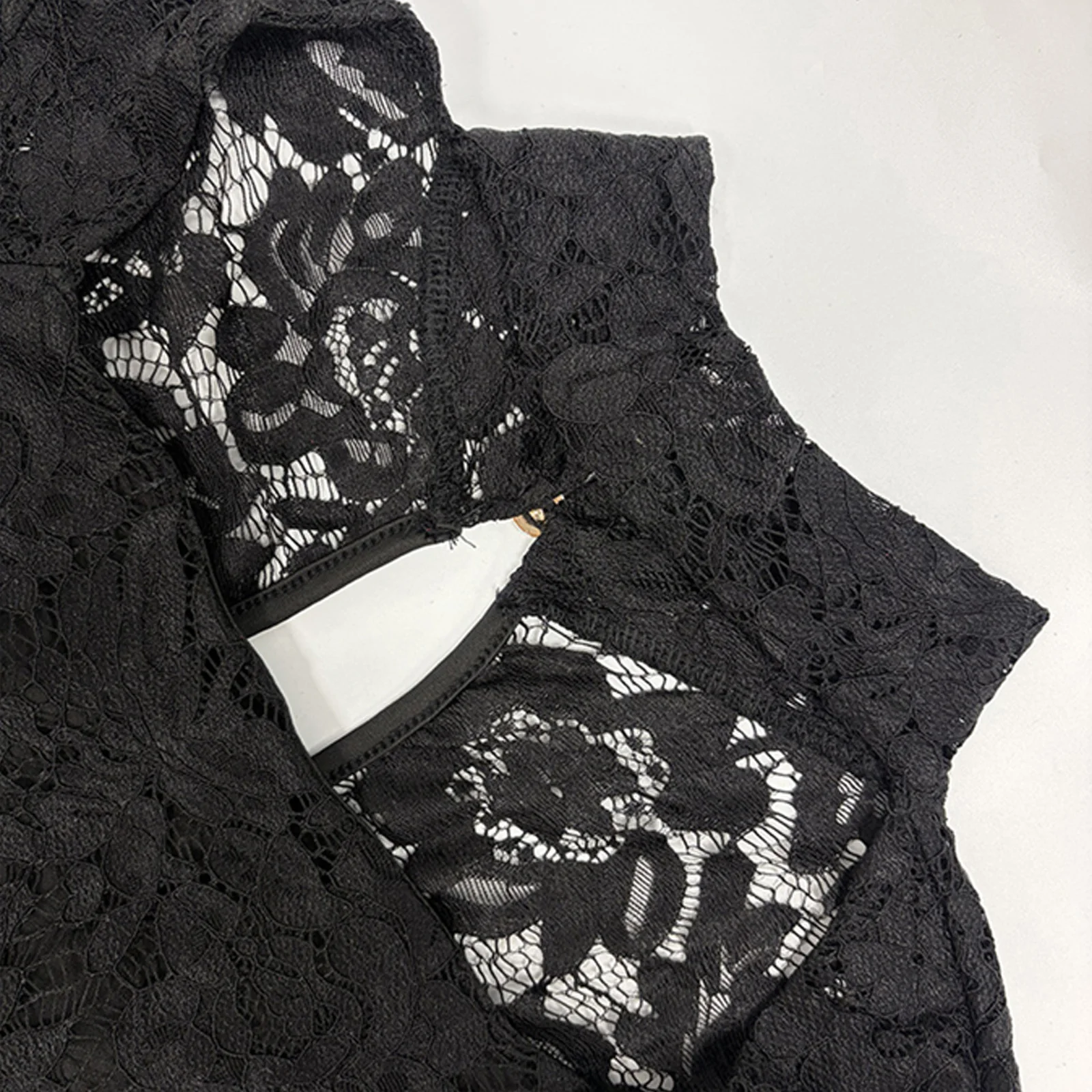 Women See Through Floral Lace Jumpsuit Opaque Keyhole Cutout Long Sleeve Flared Cuffs Wide Leg Long Pants Romper Party Clubwear
Women See Through Floral Lace Jumpsuit Opaque Keyhole Cutout Long Sleeve Flared Cuffs Wide Leg Long Pants Romper Party Clubwear