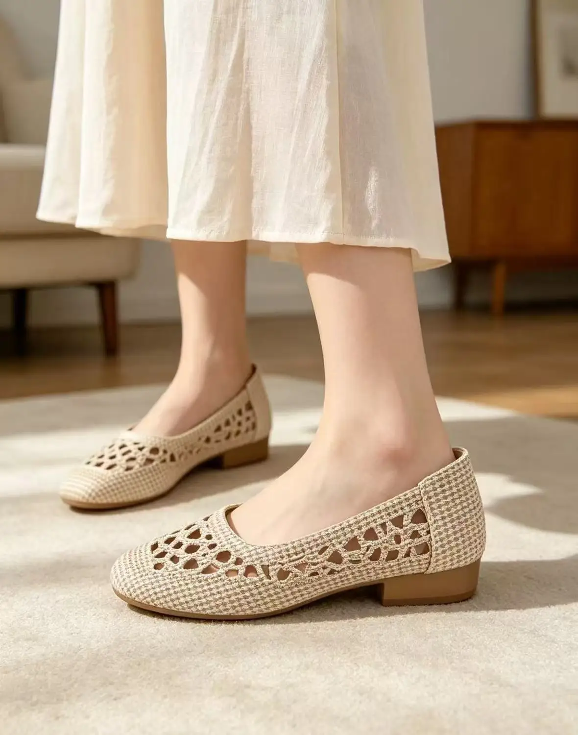 Women's Shallow Low Heel Hollow Out Shoes Summer New Soft sole Non Slip Round Toe Slip On Lightweight Nude Shoes Cave Sandals
Women's Shallow Low Heel Hollow Out Shoes Summer New Soft sole Non Slip Round Toe Slip On Lightweight Nude Shoes Cave Sandals