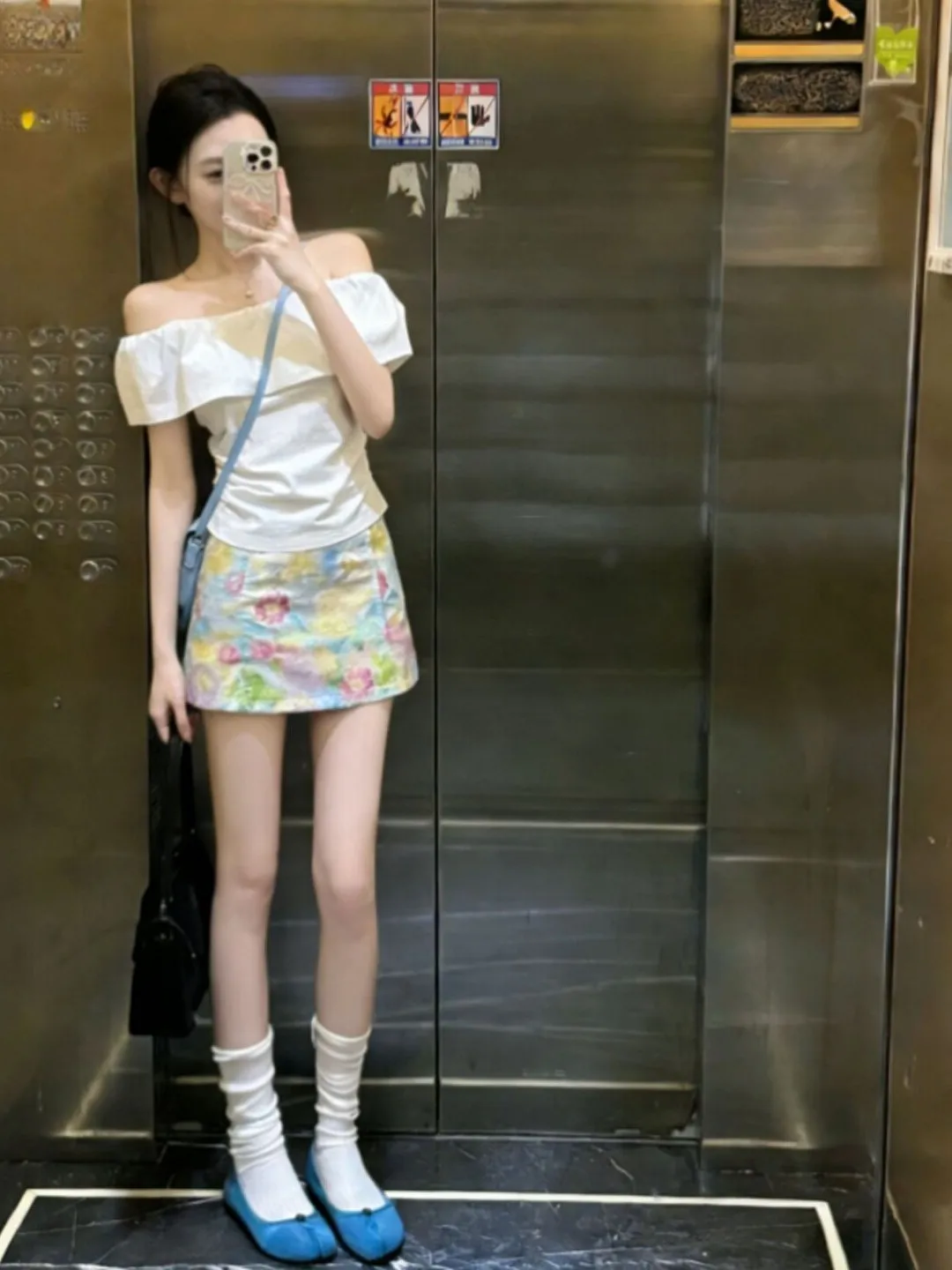 Retro Gentle Style One-Shoulder Printed Skirt And Top Set Comfortable Short Sleeve T-Shirt High Waist Spring Summer Fashion W...
Retro Gentle Style One-Shoulder Printed Skirt And Top Set Comfortable Short Sleeve T-Shirt High Waist Spring Summer Fashion W...