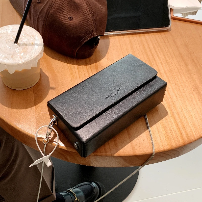 Vintage Style Women's Small Square Bag Korean Style Tofu Box Chain Strap Casual Crossbody Bag Soft PU Leather Handbag
Vintage Style Women's Small Square Bag Korean Style Tofu Box Chain Strap Casual Crossbody Bag Soft PU Leather Handbag