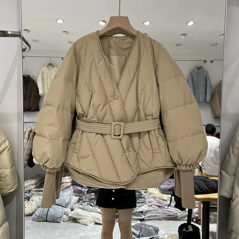2023 Winter Chic Design Women Short Down Cotton Jacket Solid Sashes Warm Coat Thick Fashion Office Female Parkas
2023 Winter Chic Design Women Short Down Cotton Jacket Solid Sashes Warm Coat Thick Fashion Office Female Parkas