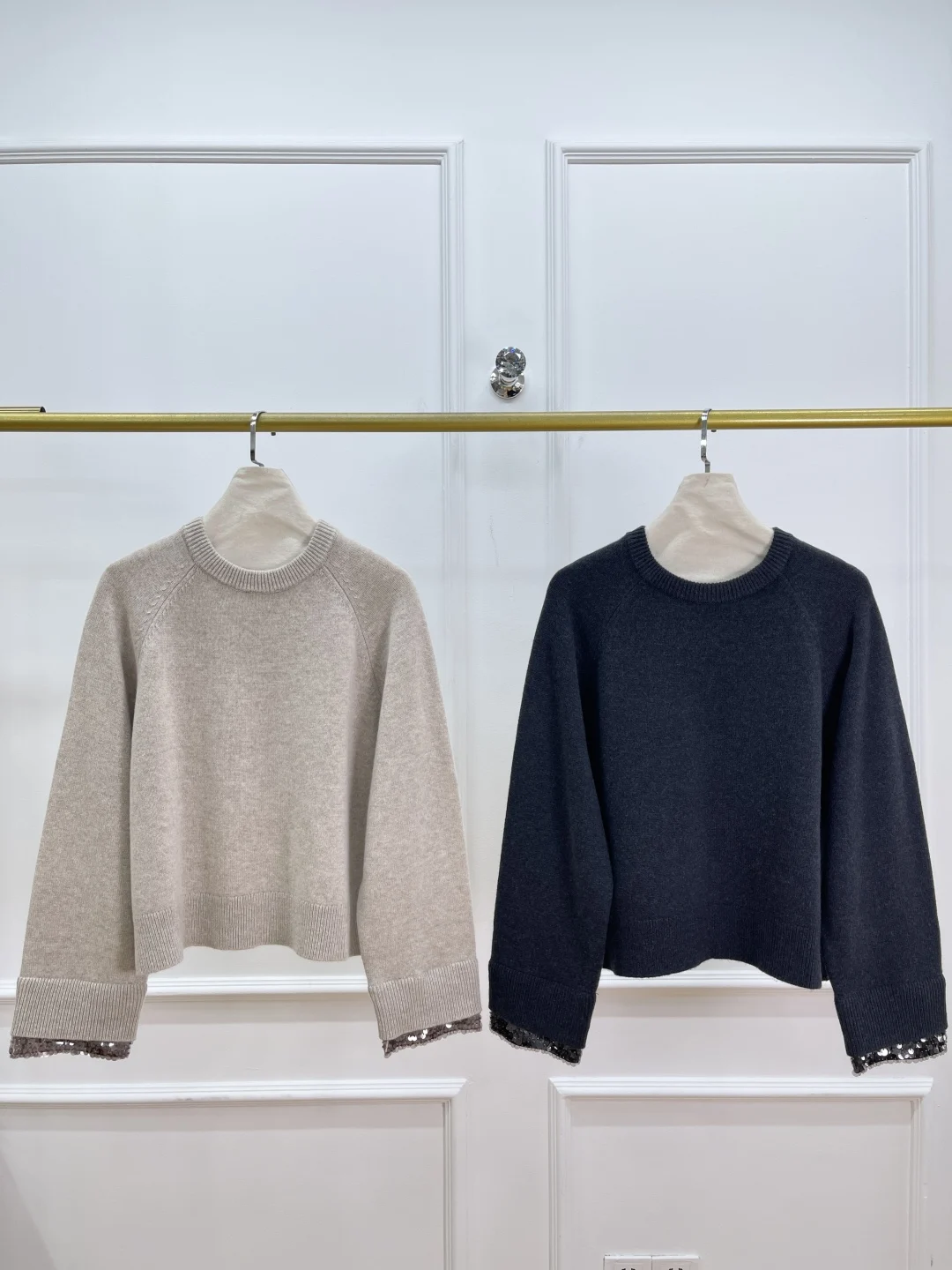 Heavy Beaded Sequined Women's Fashion Sweater Round Neck Long Sleeve Casual Loose 100% Wool Knitted Pullover
Heavy Beaded Sequined Women's Fashion Sweater Round Neck Long Sleeve Casual Loose 100% Wool Knitted Pullover