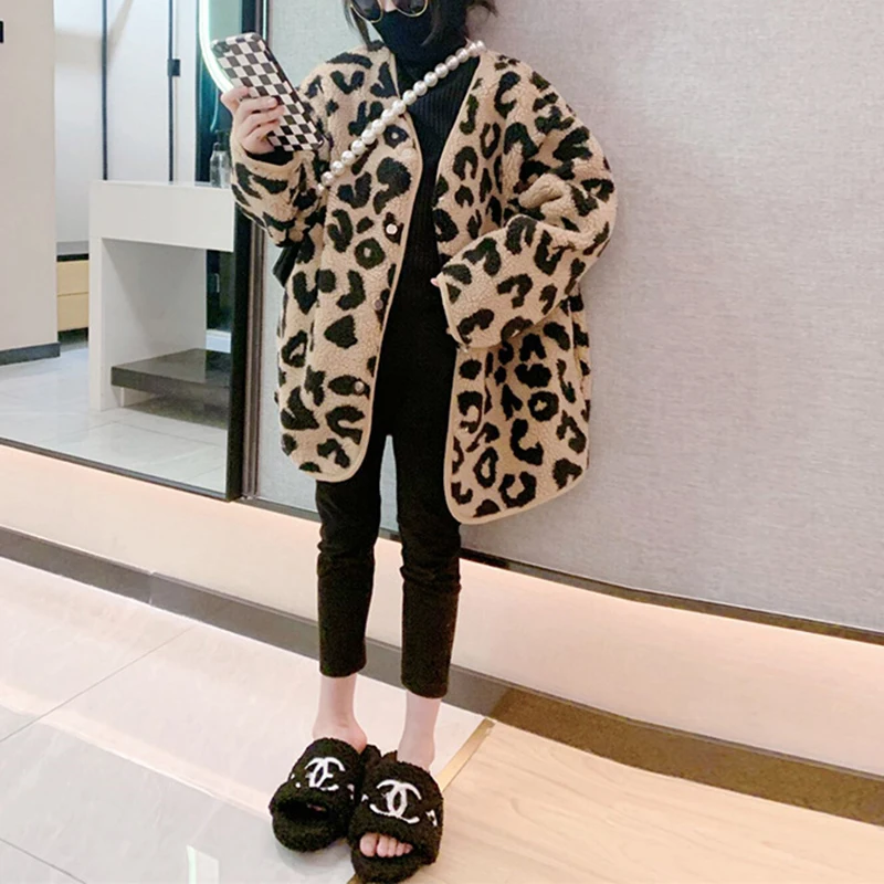 Girls' autumn and winter coat, spring and autumn new fashion, children's Korean version leopard print cardigan
Girls' autumn and winter coat, spring and autumn new fashion, children's Korean version leopard print cardigan
