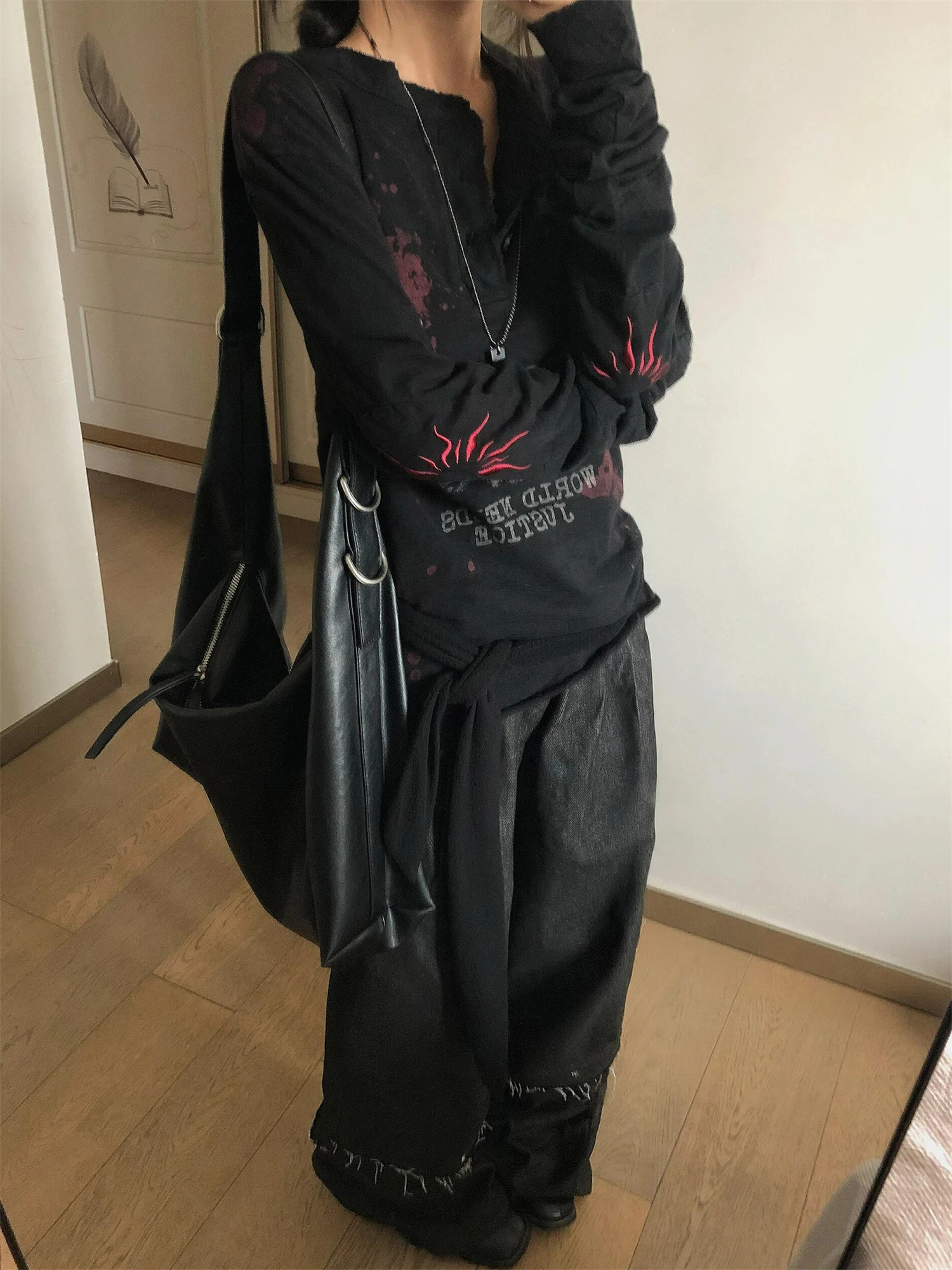 Women's Black Long Sleeve Henley T-shirt Gothic Cross Print Edgy Dark Streetwear Casual Fashion Top 2025
Women's Black Long Sleeve Henley T-shirt Gothic Cross Print Edgy Dark Streetwear Casual Fashion Top 2025