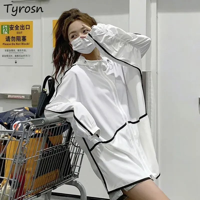 White Jackets Women Long Sleeve Patchwork Solid Zipper Summer Hooded Sunscreen Breathable Korean Fashion UV Protection Coats
White Jackets Women Long Sleeve Patchwork Solid Zipper Summer Hooded Sunscreen Breathable Korean Fashion UV Protection Coats