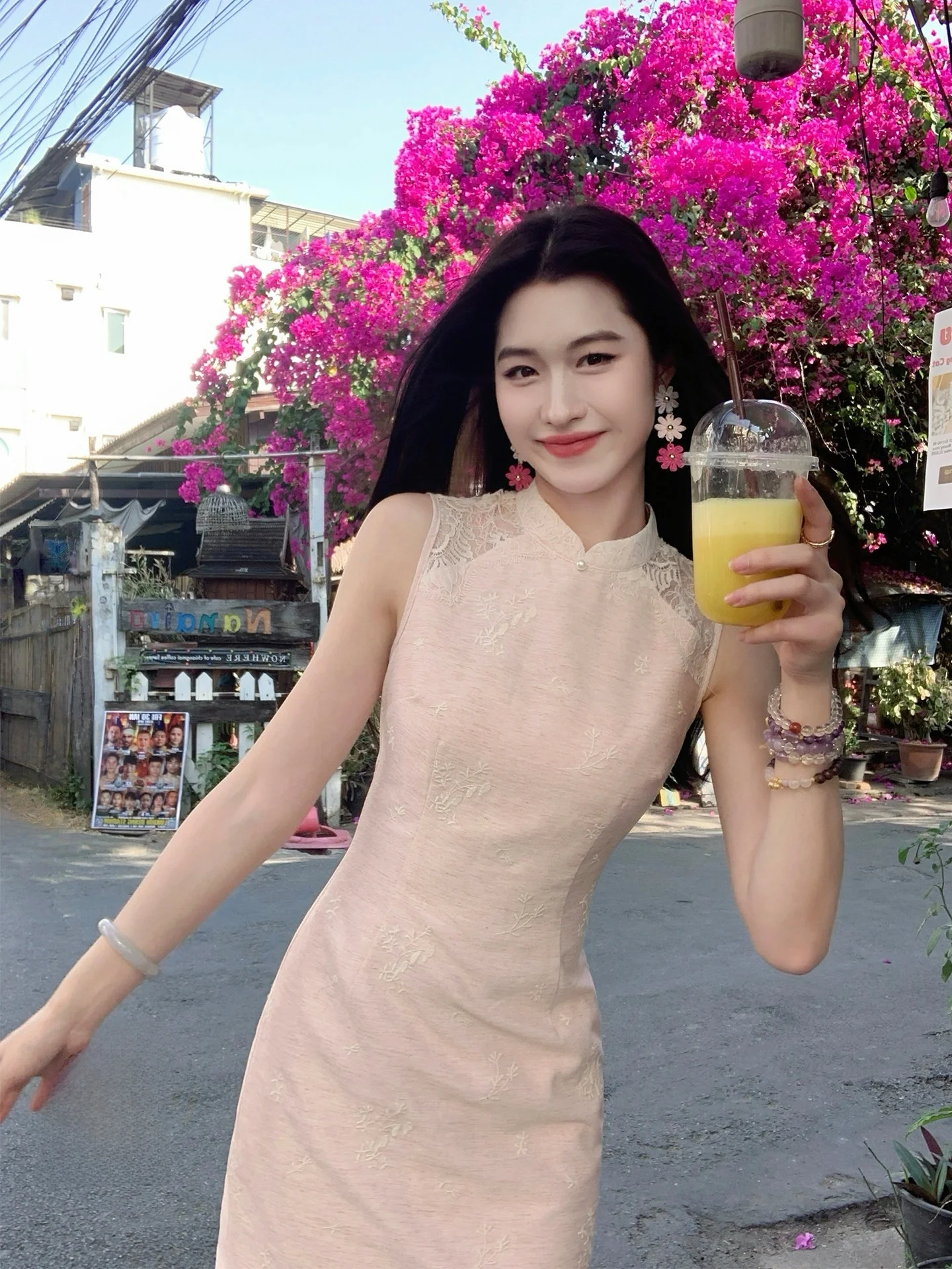 Lingshan Zhihe Summer New Style Chinese Pink Lace Women's Sleeveless Floral Embroidery Dress for Traveling Long Qipao
Lingshan Zhihe Summer New Style Chinese Pink Lace Women's Sleeveless Floral Embroidery Dress for Traveling Long Qipao