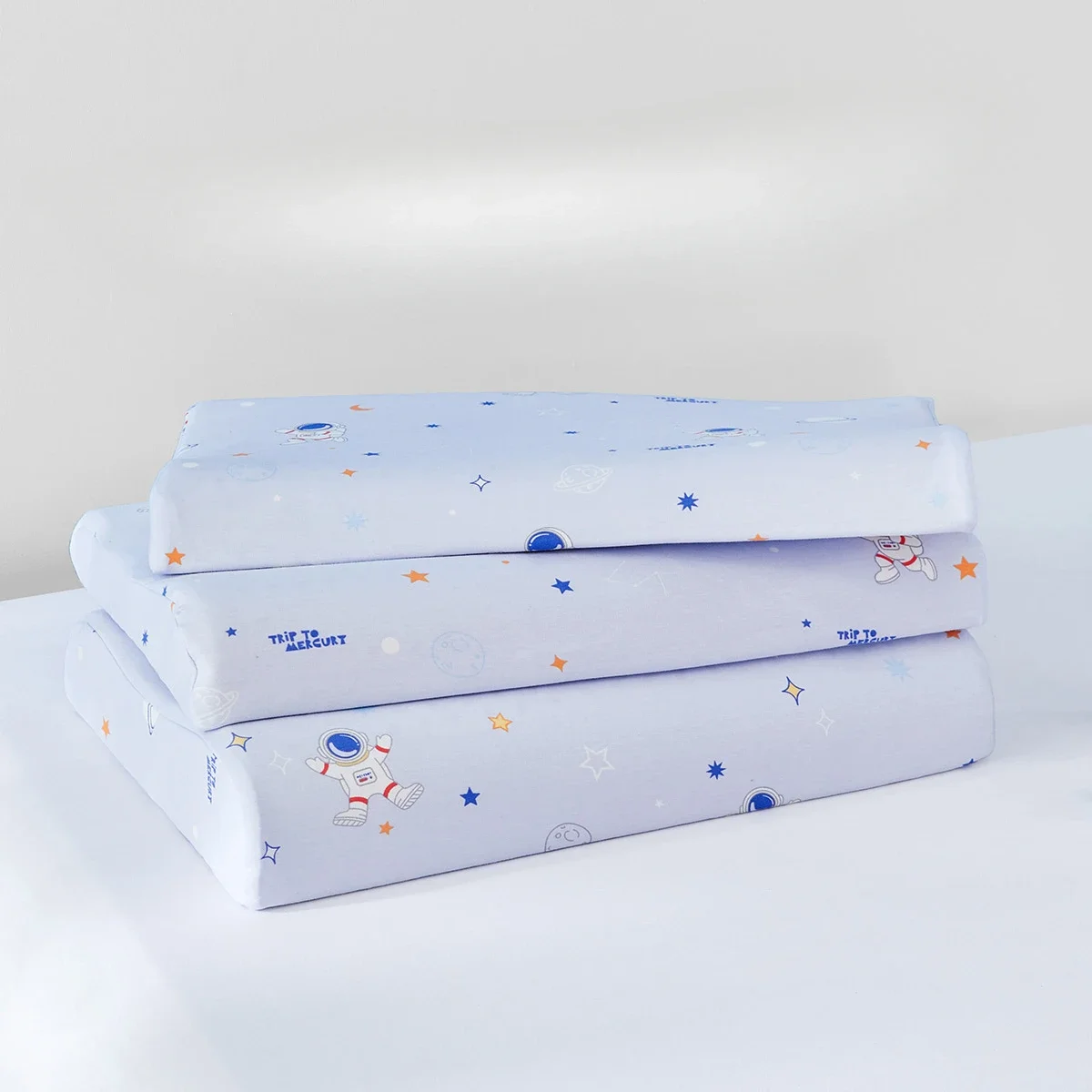 Thai latex pillow Class A antibacterial pillow Student kindergarten care cervical pillow
Thai latex pillow Class A antibacterial pillow Student kindergarten care cervical pillow