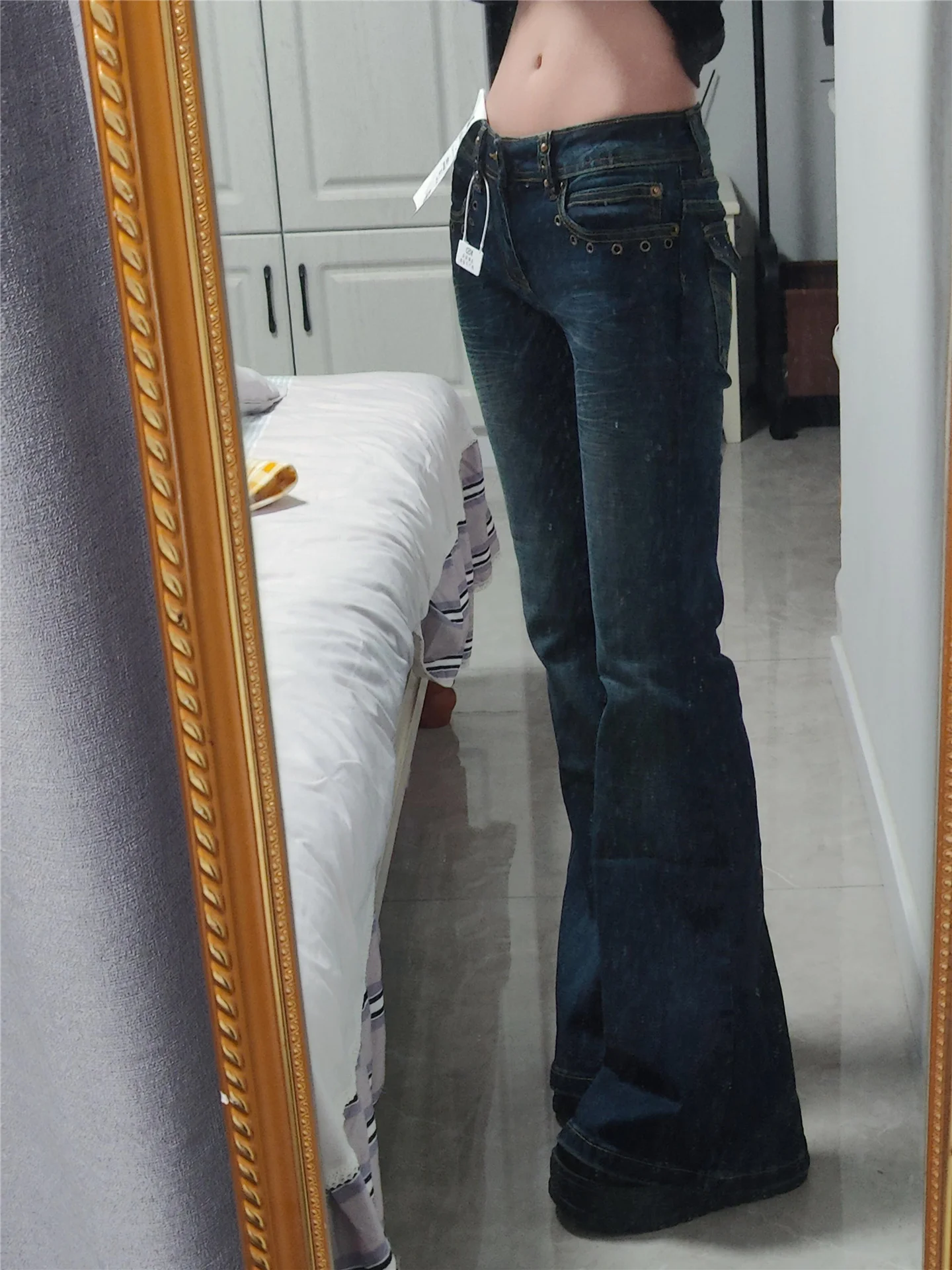 American Style Low Waist Bell Bottom Jeans Women Summer Slimming Long Rivet Dragging Pants Casual Cotton Soft Fabric Deep Color
American Style Low Waist Bell Bottom Jeans Women Summer Slimming Long Rivet Dragging Pants Casual Cotton Soft Fabric Deep Color