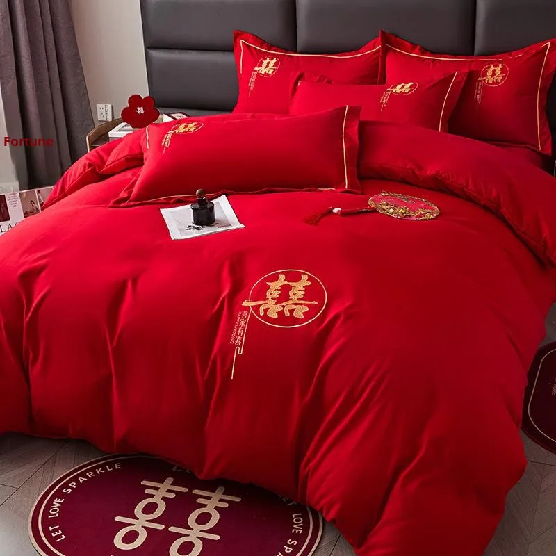 Wedding Celebration Red Embroidered Bedding Set Luxury New Home Couples Duvet Cover Chinese Style Three Layer Silk Fabric
Wedding Celebration Red Embroidered Bedding Set Luxury New Home Couples Duvet Cover Chinese Style Three Layer Silk Fabric