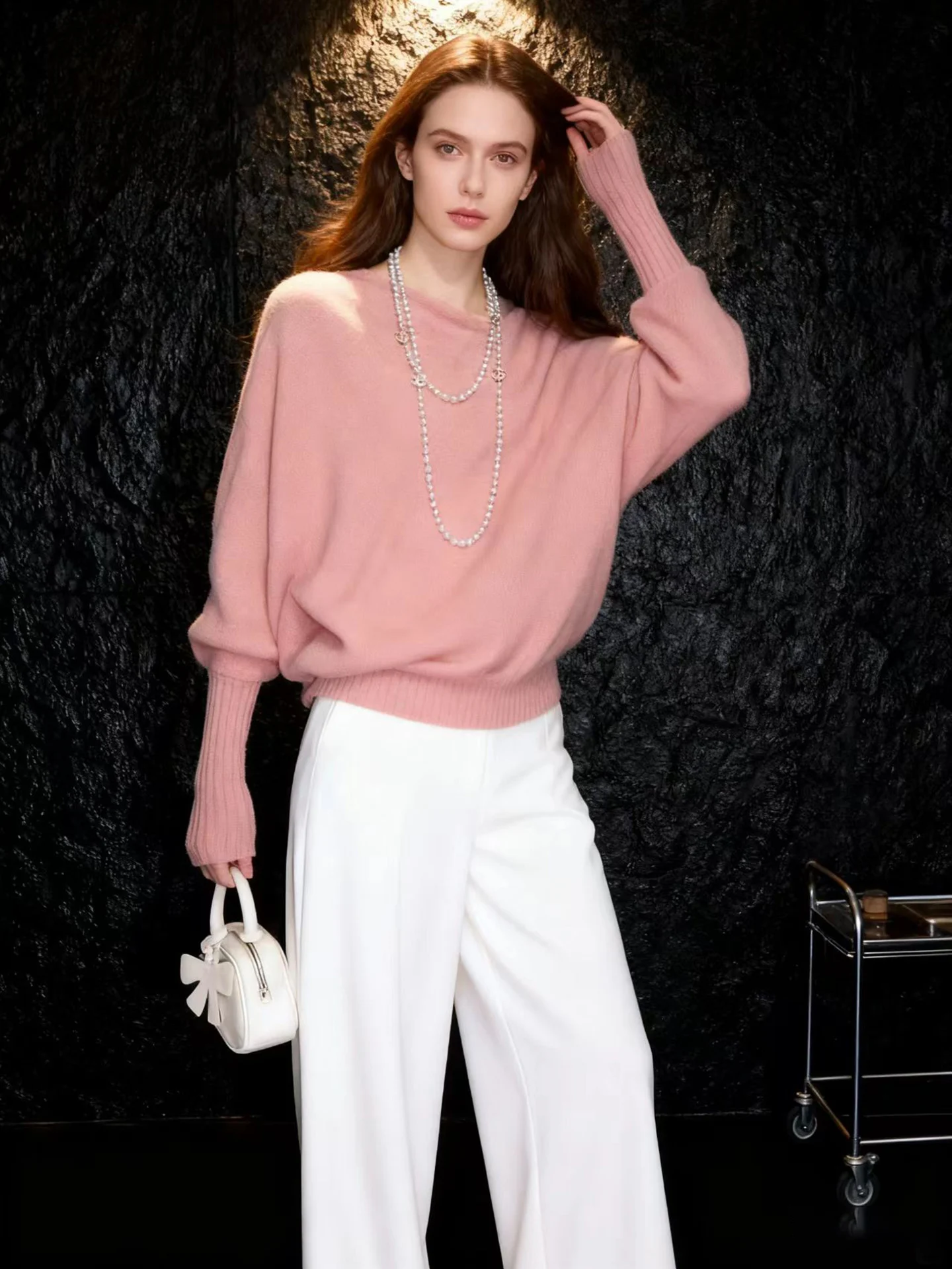 Женский вязаный свитер HUAAPPUW с рукавами «летучая мышь», мягкий, теплый, с открытыми плечами, розовый, свободного кроя, с длинными рукавами, трикотаж
Женский вязаный свитер HUAAPPUW с рукавами «летучая мышь», мягкий, теплый, с открытыми плечами, розовый, свободного кроя, с длинными рукавами, трикотаж