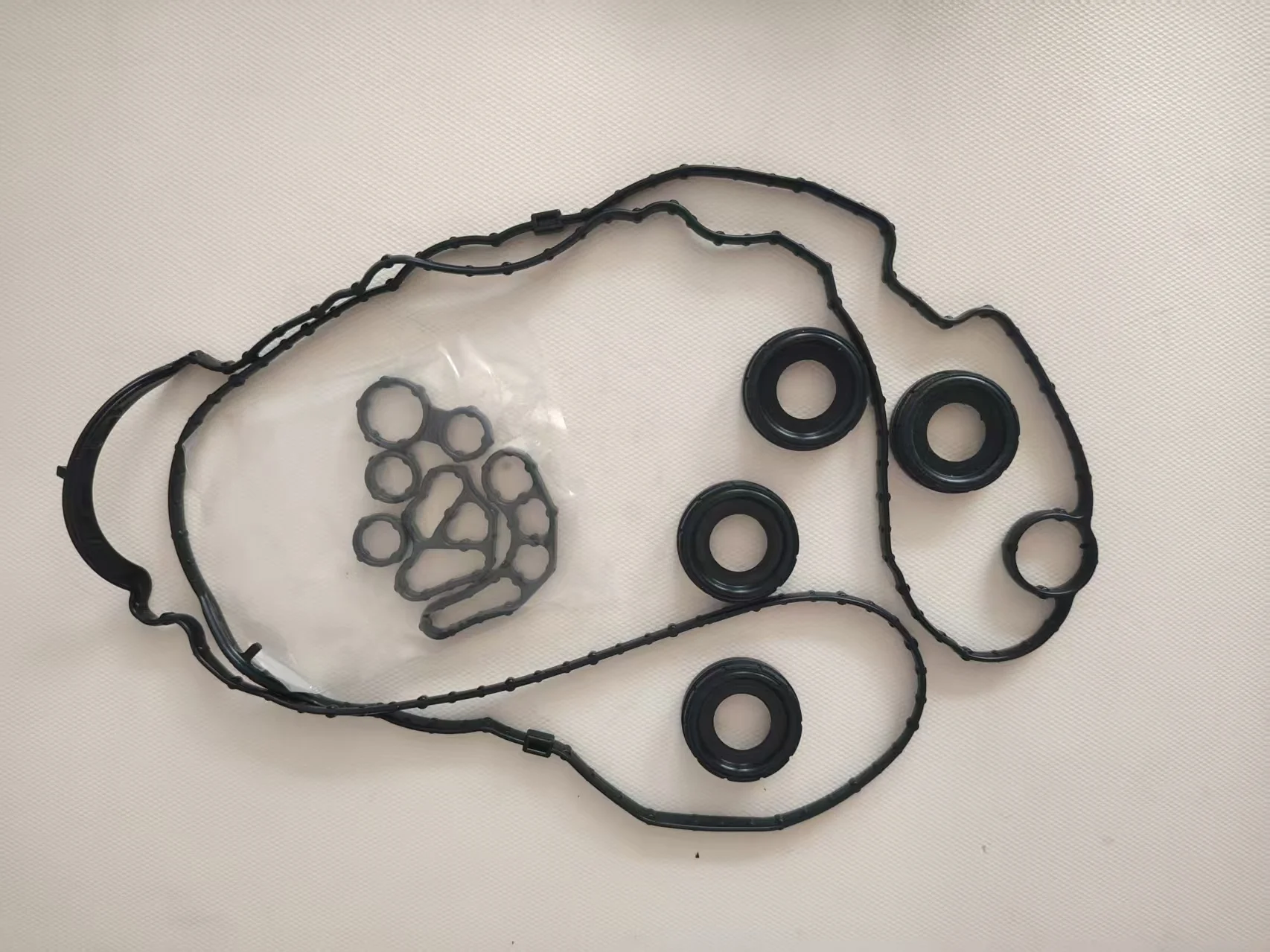 12635953 Camshaft Cover Gasket, Valve Chamber Gasket, Valve Cover Gasket Suitable for Buick, Chevrolet, Cadillac Ats, Xts, Xt5, Ct6, Envision, Equinox, New Lacrosse, Camaro, Engine Ltg 2.0t Model Vehicles
12635953 Camshaft Cover Gasket, Valve Chamber Gasket, Valve Cover Gasket Suitable for Buick, Chevrolet, Cadillac Ats, Xts, Xt5, Ct6, Envision, Equinox, New Lacrosse, Camaro, Engine Ltg 2.0t Model Vehicles