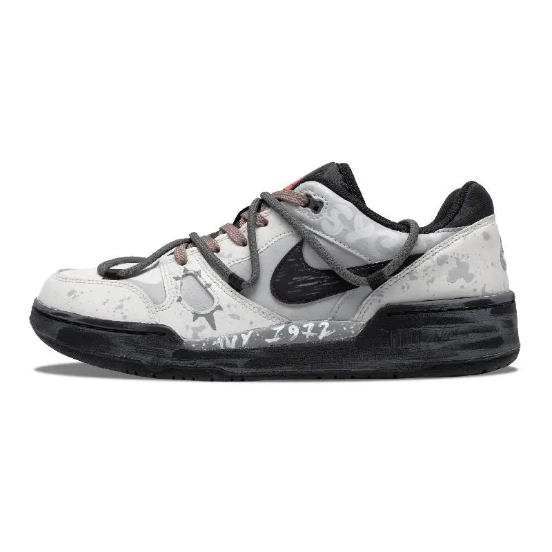 【Customize】Nike Full Force Skateboarding Shoes Men Low-top Black/beige Sneakers shoes FB1362-101
【Customize】Nike Full Force Skateboarding Shoes Men Low-top Black/beige Sneakers shoes FB1362-101