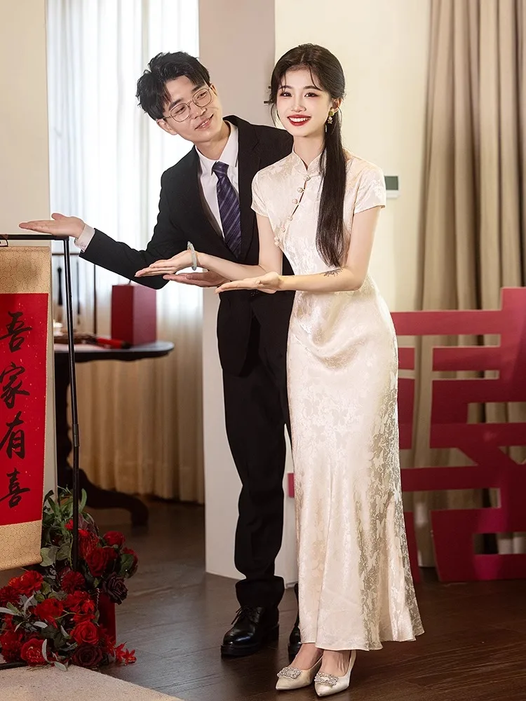 Champagne Colored Wedding Dr Step by Step Lotus Design Traditional Chinese Sle Long Qipao Dr for Brides
Champagne Colored Wedding Dr Step by Step Lotus Design Traditional Chinese Sle Long Qipao Dr for Brides