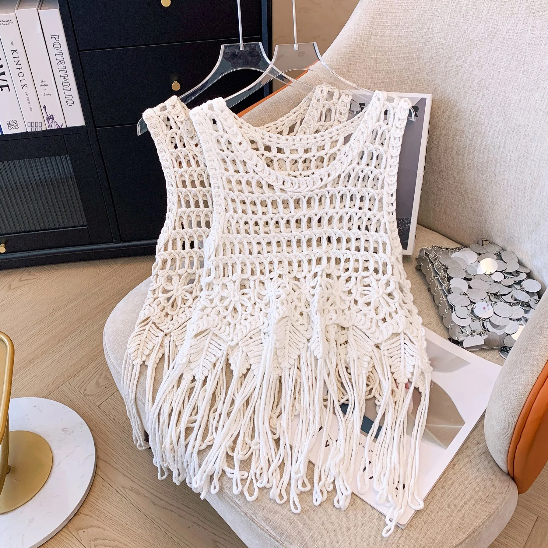 Beach Vaion Sle n Lace Hollow Weave Svel Thin Vest Women Outerwear Strap Tassel Knitted Summer Top
Beach Vaion Sle n Lace Hollow Weave Svel Thin Vest Women Outerwear Strap Tassel Knitted Summer Top