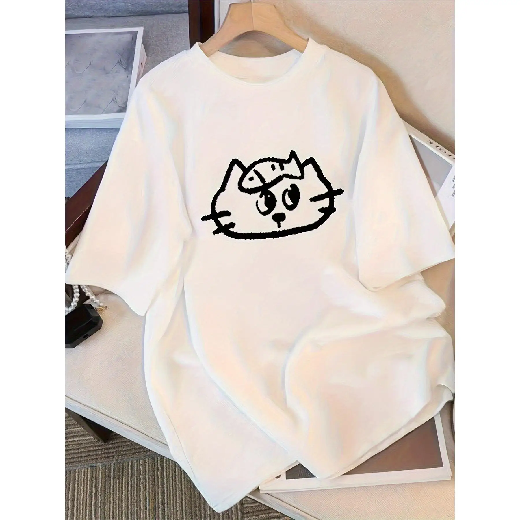 Unisex Hand Drawn Cat T-Shirt | Funny Fish Head Kitty Graphic Tee | Minimalist Pet Lover Gift Casual Oversized Top
Unisex Hand Drawn Cat T-Shirt | Funny Fish Head Kitty Graphic Tee | Minimalist Pet Lover Gift Casual Oversized Top
