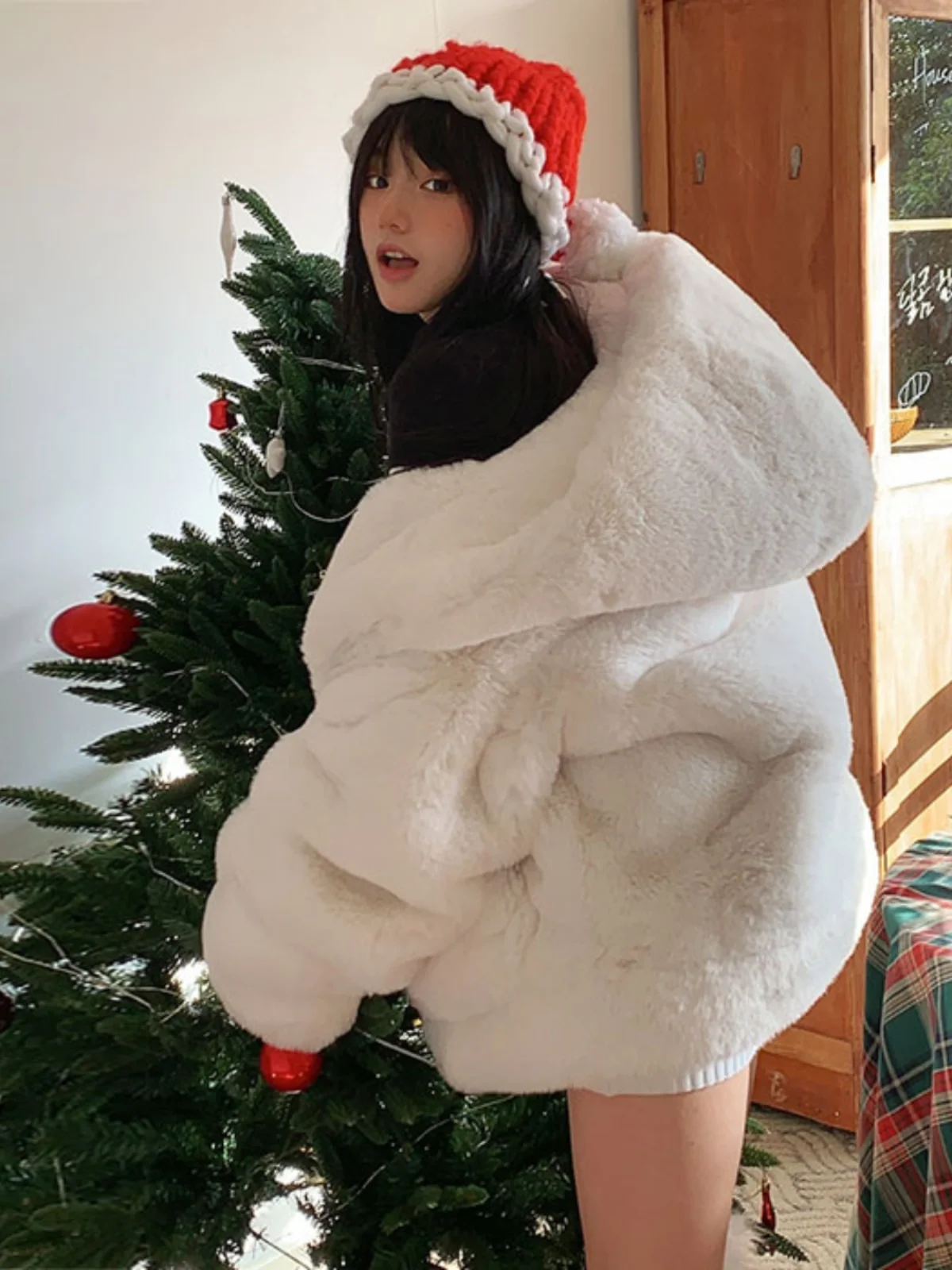 Lamb Wool Jacket For Woman Shearling Lined Sheepskin Material Sherpa Interior Shield Protective Shining Surface Shiny Appearance
Lamb Wool Jacket For Woman Shearling Lined Sheepskin Material Sherpa Interior Shield Protective Shining Surface Shiny Appearance