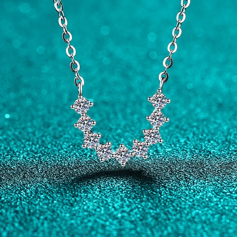 Moissanite Plata Sterling 925 Silver Women's U Shaped Row Jewelry Gift Pendant Necklace for Women
Moissanite Plata Sterling 925 Silver Women's U Shaped Row Jewelry Gift Pendant Necklace for Women