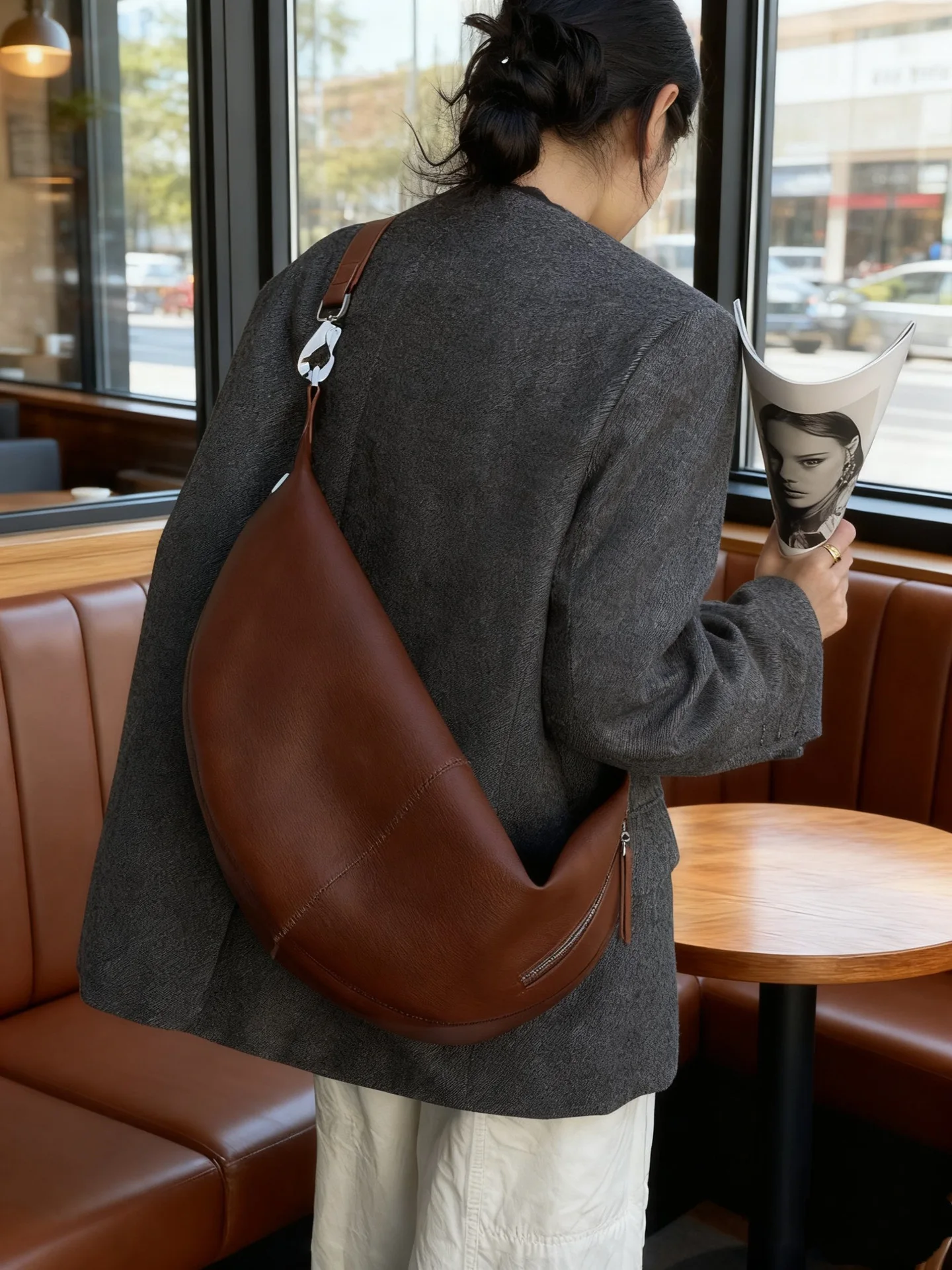 FIRMRANCH унисекс ретро повседневная большая вместительная модная сумка через плечо из мягкой искусственной кожи ленивый стиль женская сумка на одно плечо Hobo
FIRMRANCH унисекс ретро повседневная большая вместительная модная сумка через плечо из мягкой искусственной кожи ленивый стиль женская сумка на одно плечо Hobo