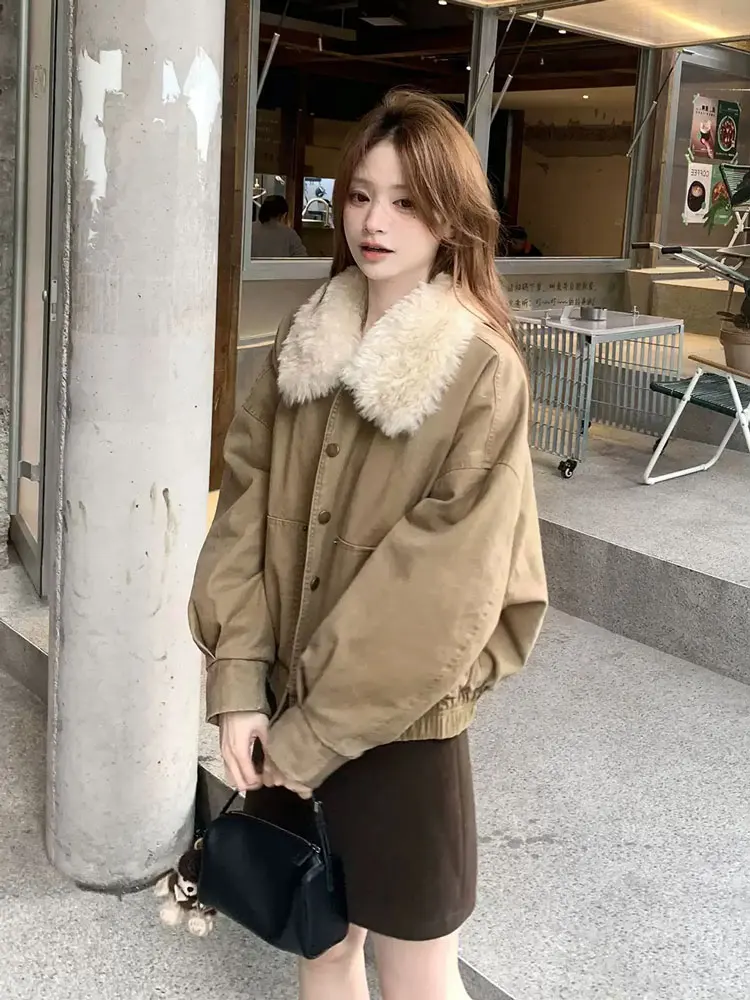 Women's ort Thiened Warm Quilted Jaet with Faux Fur Collar Winter New Sle American Retro Workwear Coat for Teens
Women's ort Thiened Warm Quilted Jaet with Faux Fur Collar Winter New Sle American Retro Workwear Coat for Teens
