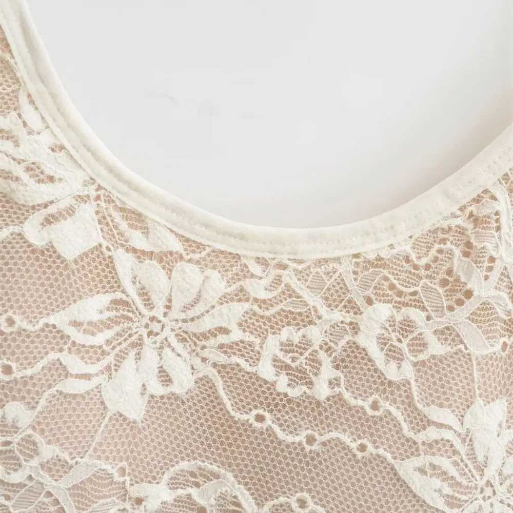Sexy Style Slim Fit Lace Bodysuit Transparent Lace U Neck Lace Camisole Hollow Lace Sleeveless Backless Bodysuit Travel Wear
Sexy Style Slim Fit Lace Bodysuit Transparent Lace U Neck Lace Camisole Hollow Lace Sleeveless Backless Bodysuit Travel Wear