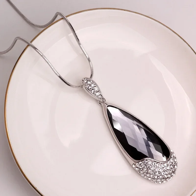 2025 Direct sales crystal sweater chain versatile long water drop necklace clothes accessories 
2025 Direct sales crystal sweater chain versatile long water drop necklace clothes accessories