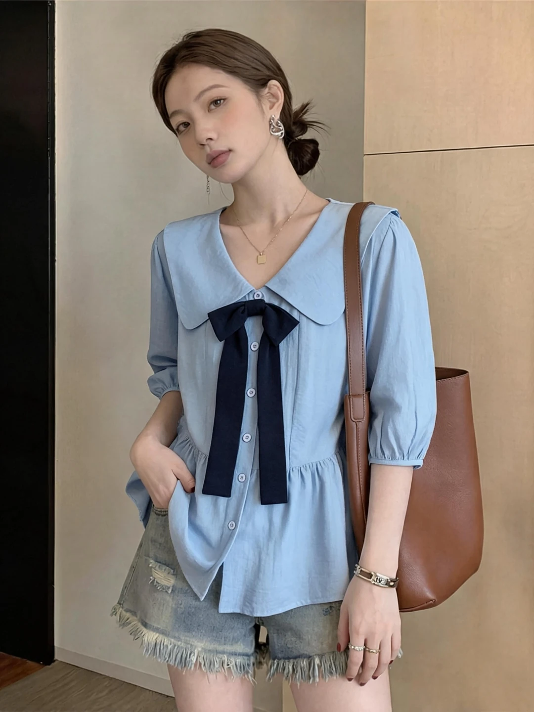 Summer Women's Short Sleeve Baby Doll Collar Shirt Knot Top Slimming Effect Korean Style Loose Fit Button Detail
Summer Women's Short Sleeve Baby Doll Collar Shirt Knot Top Slimming Effect Korean Style Loose Fit Button Detail