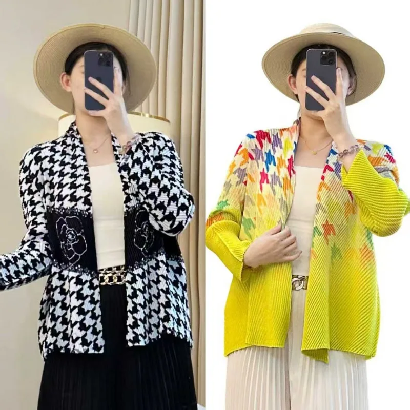 Miyake Pleated Jacket Women 2025 Designer-inspired Top Pleats Cardigan Niche Spring/Fall Short Jacket Lightweight Outerwear
Miyake Pleated Jacket Women 2025 Designer-inspired Top Pleats Cardigan Niche Spring/Fall Short Jacket Lightweight Outerwear