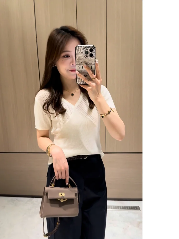 Spring Softness XuanXuanchen V-neck Versatile Color Short Sleeve Knitted Sweater Stylish Outerwear Slim Fit Top 9659
Spring Softness XuanXuanchen V-neck Versatile Color Short Sleeve Knitted Sweater Stylish Outerwear Slim Fit Top 9659