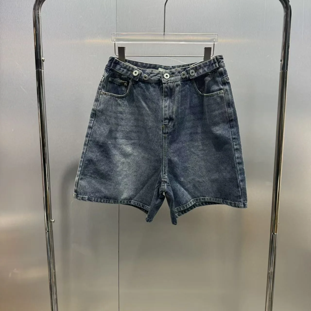 Adjustable Buckle Wide Leg Five-Quarter Jeans Lazy Style Versatile Slimming High Waist Polyester Summer Fashion Ladies' Jeans
Adjustable Buckle Wide Leg Five-Quarter Jeans Lazy Style Versatile Slimming High Waist Polyester Summer Fashion Ladies' Jeans