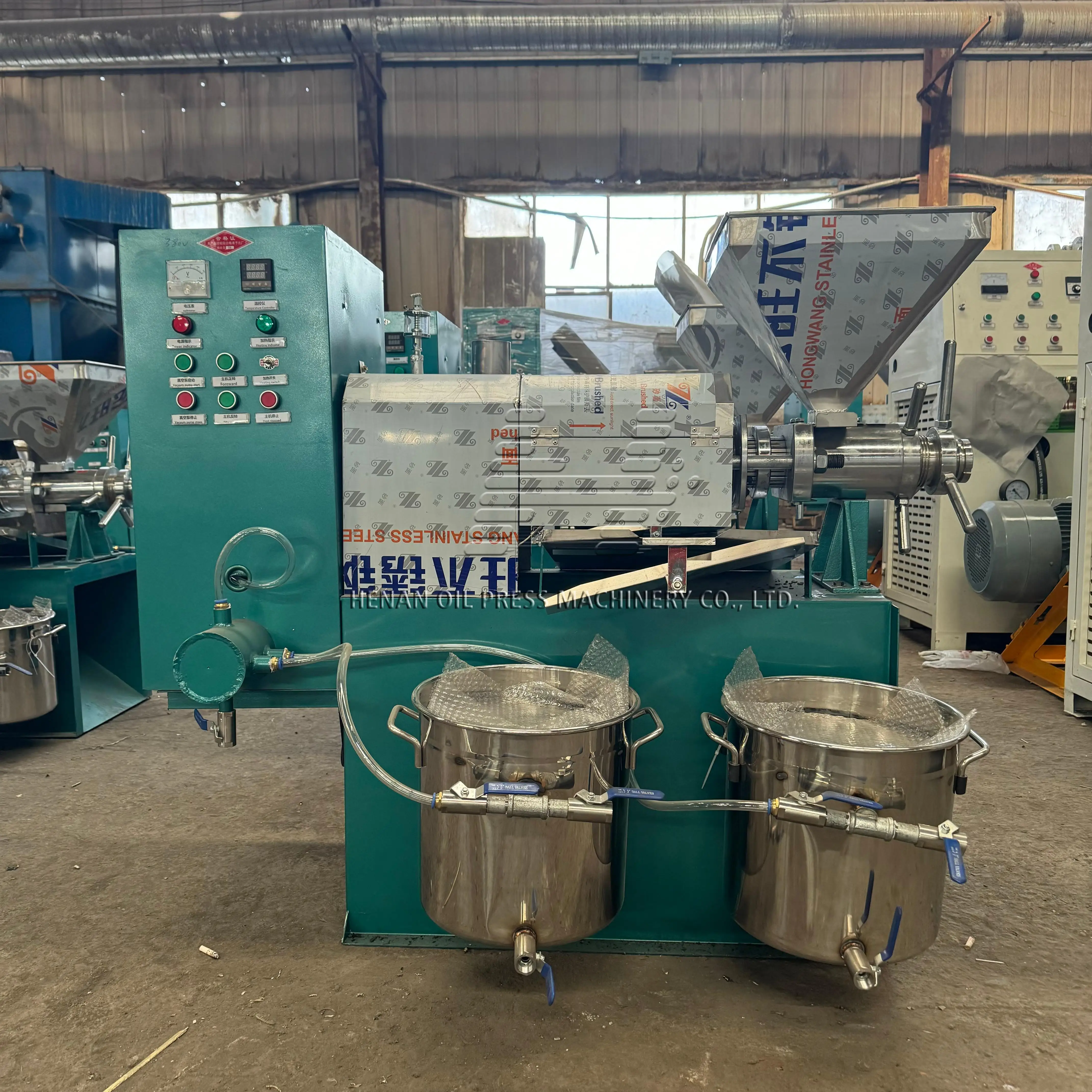 Hot SellingOil Press Machine Home Mini Coconut Oil Extraction Machine Food Oil Making Machine
Hot SellingOil Press Machine Home Mini Coconut Oil Extraction Machine Food Oil Making Machine